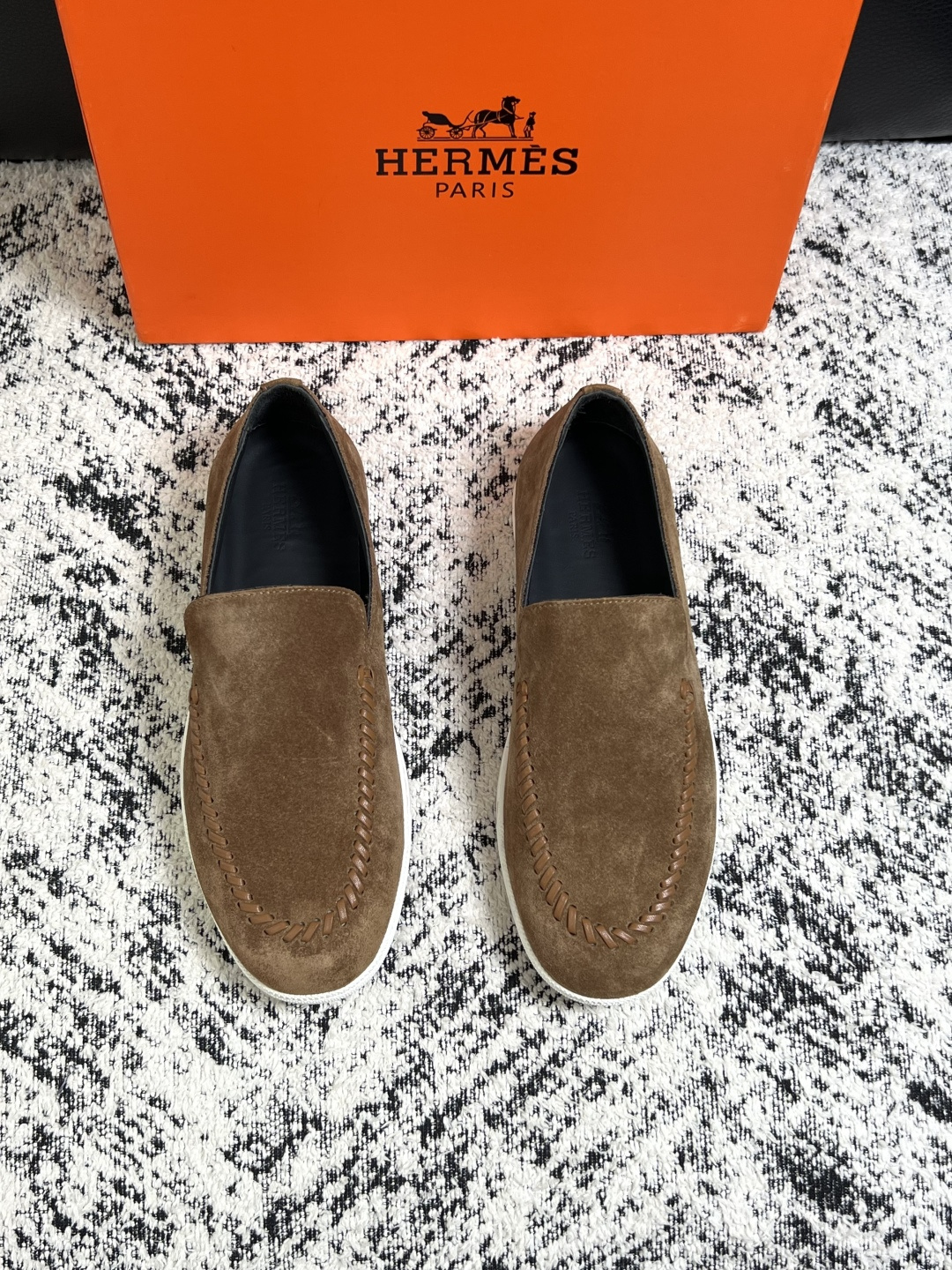 Hermes  高品质  顶级工艺品  爱马仕 专柜同步发售原厂配置，意大利进口原版牛皮面料，高品质拼接工艺，全进口水染