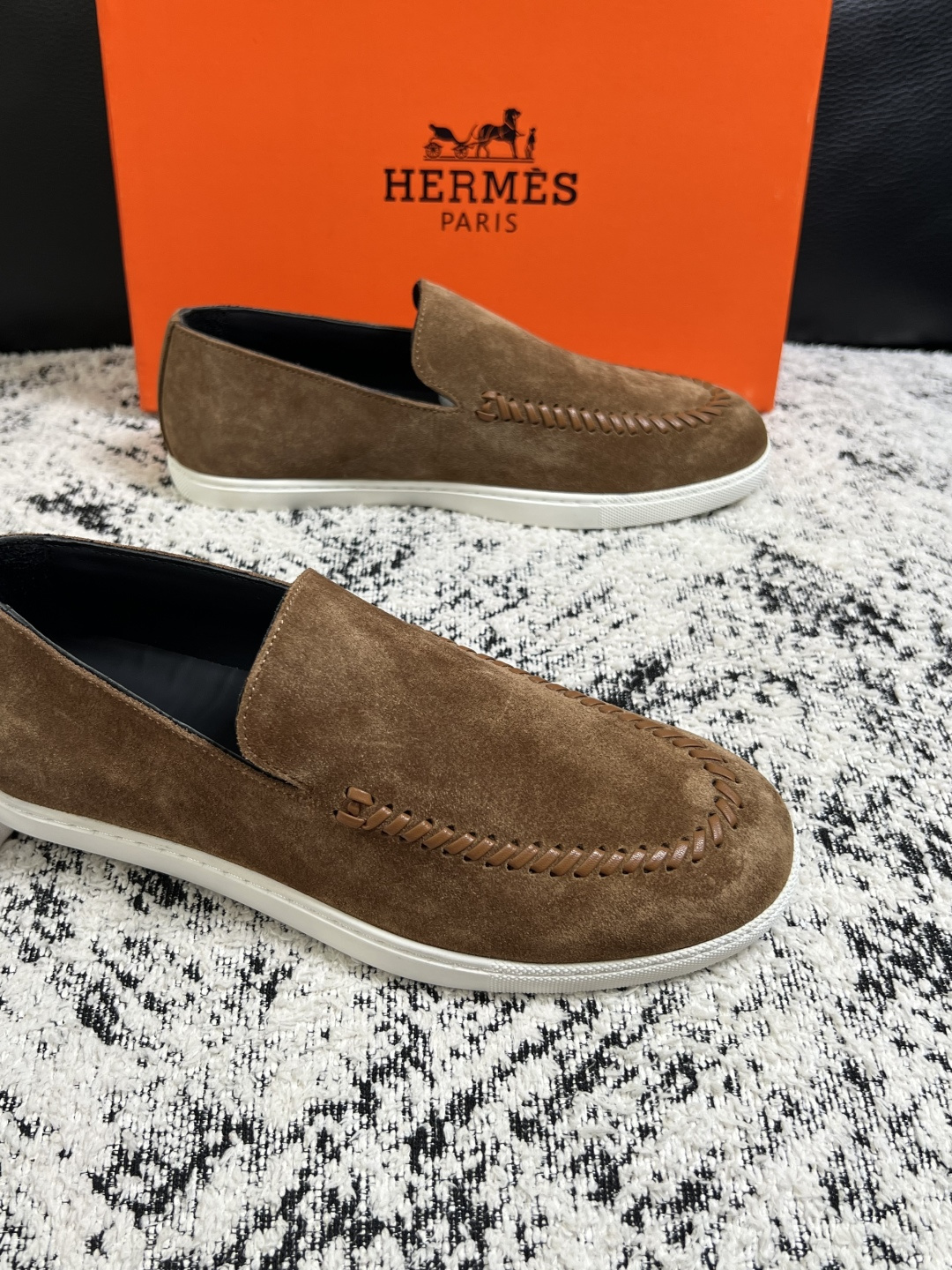 Hermes  高品质  顶级工艺品  爱马仕 专柜同步发售原厂配置，意大利进口原版牛皮面料，高品质拼接工艺，全进口水染