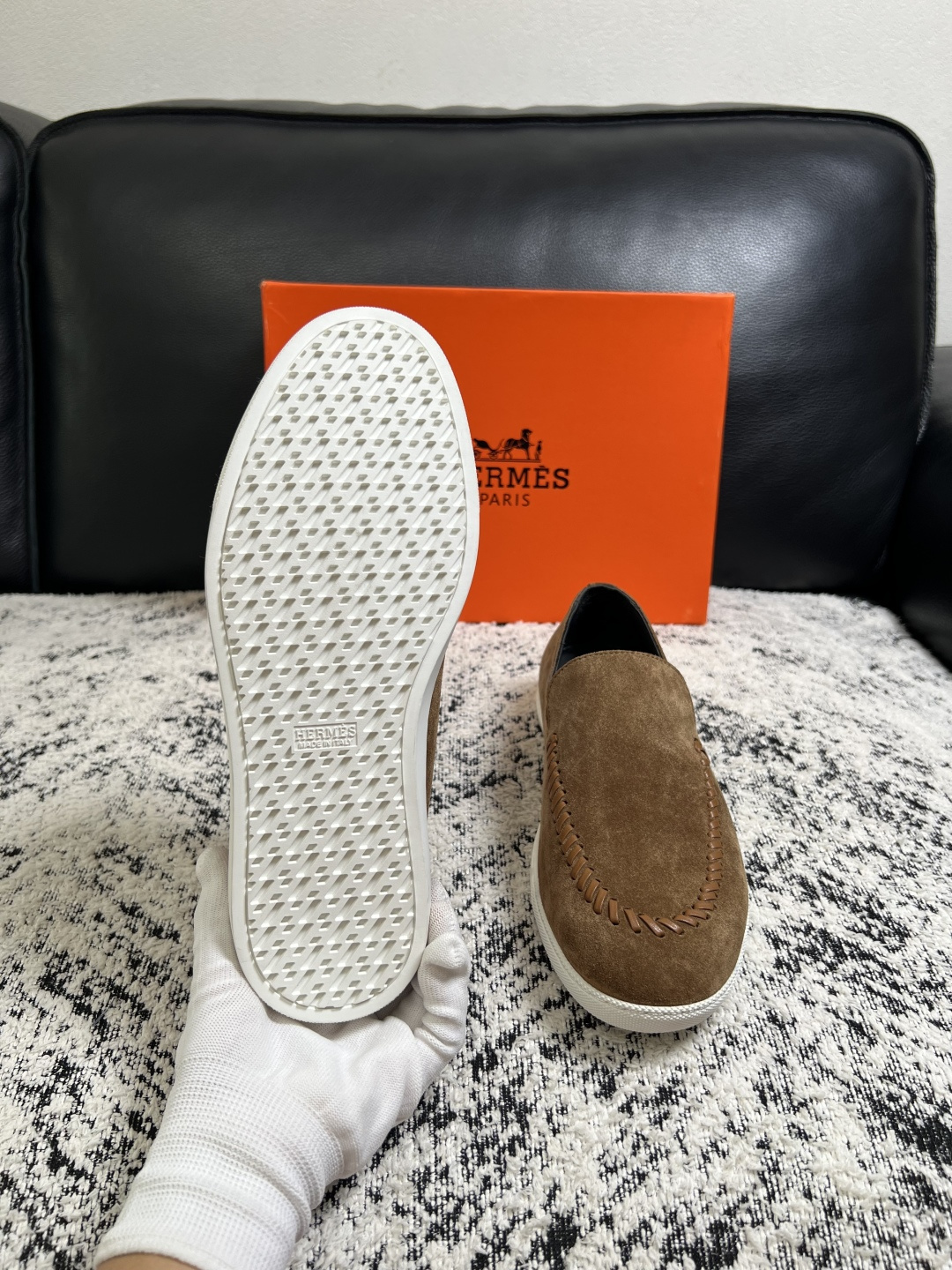 Hermes  高品质  顶级工艺品  爱马仕 专柜同步发售原厂配置，意大利进口原版牛皮面料，高品质拼接工艺，全进口水染