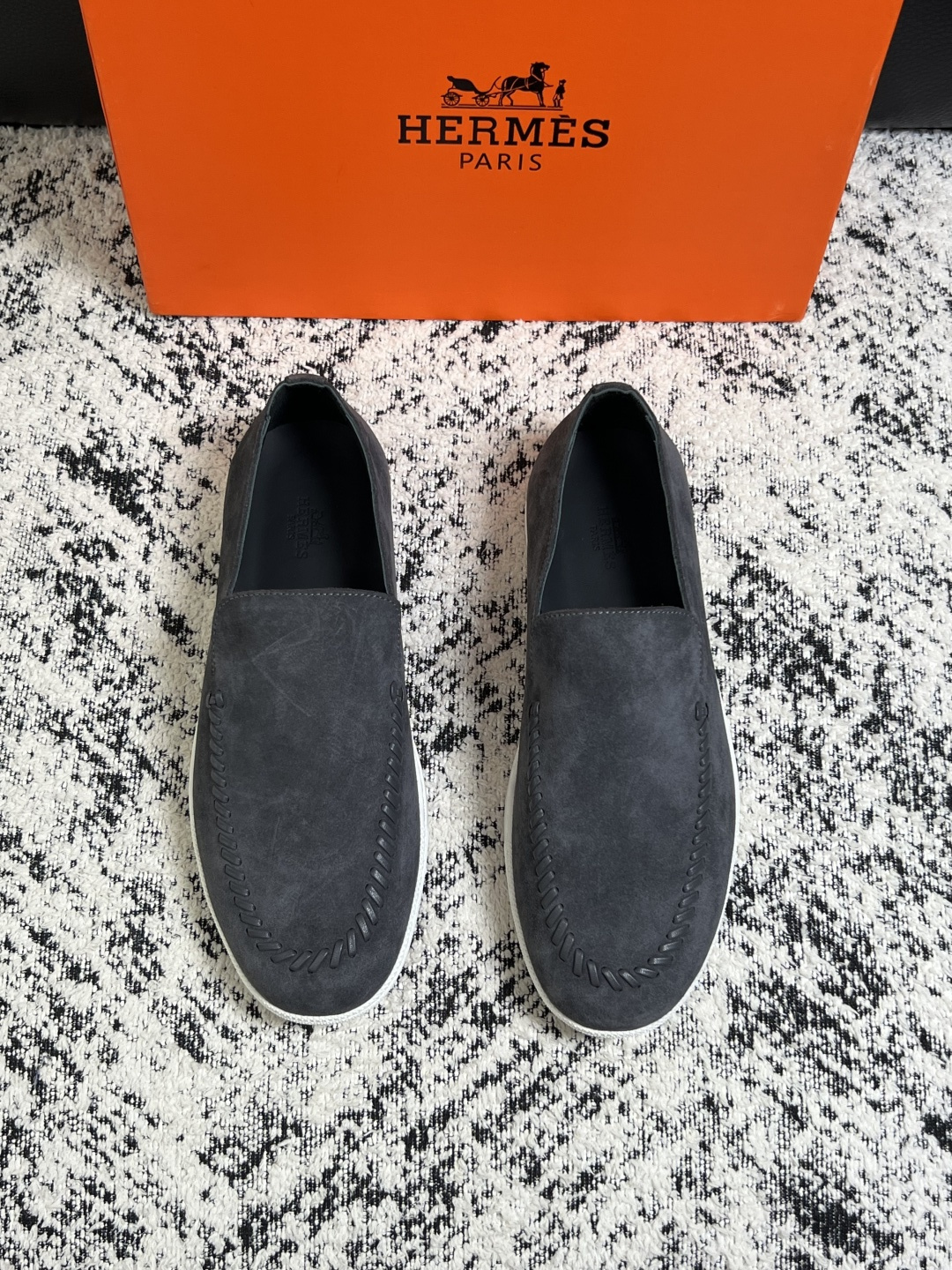 Hermes  高品质  顶级工艺品  爱马仕 专柜同步发售原厂配置，意大利进口原版牛皮面料，高品质拼接工艺，全进口水染
