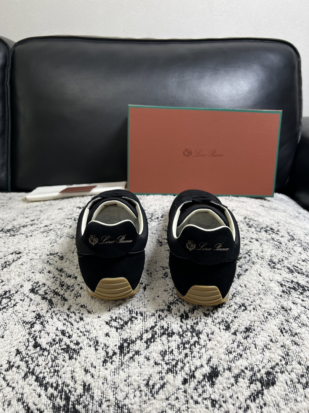 Loro piana  高品质  顶级工艺品  诺悠翩雅  新品专柜同步原厂配置，鞋面意大利进口牛皮面料，高品质拼接工艺