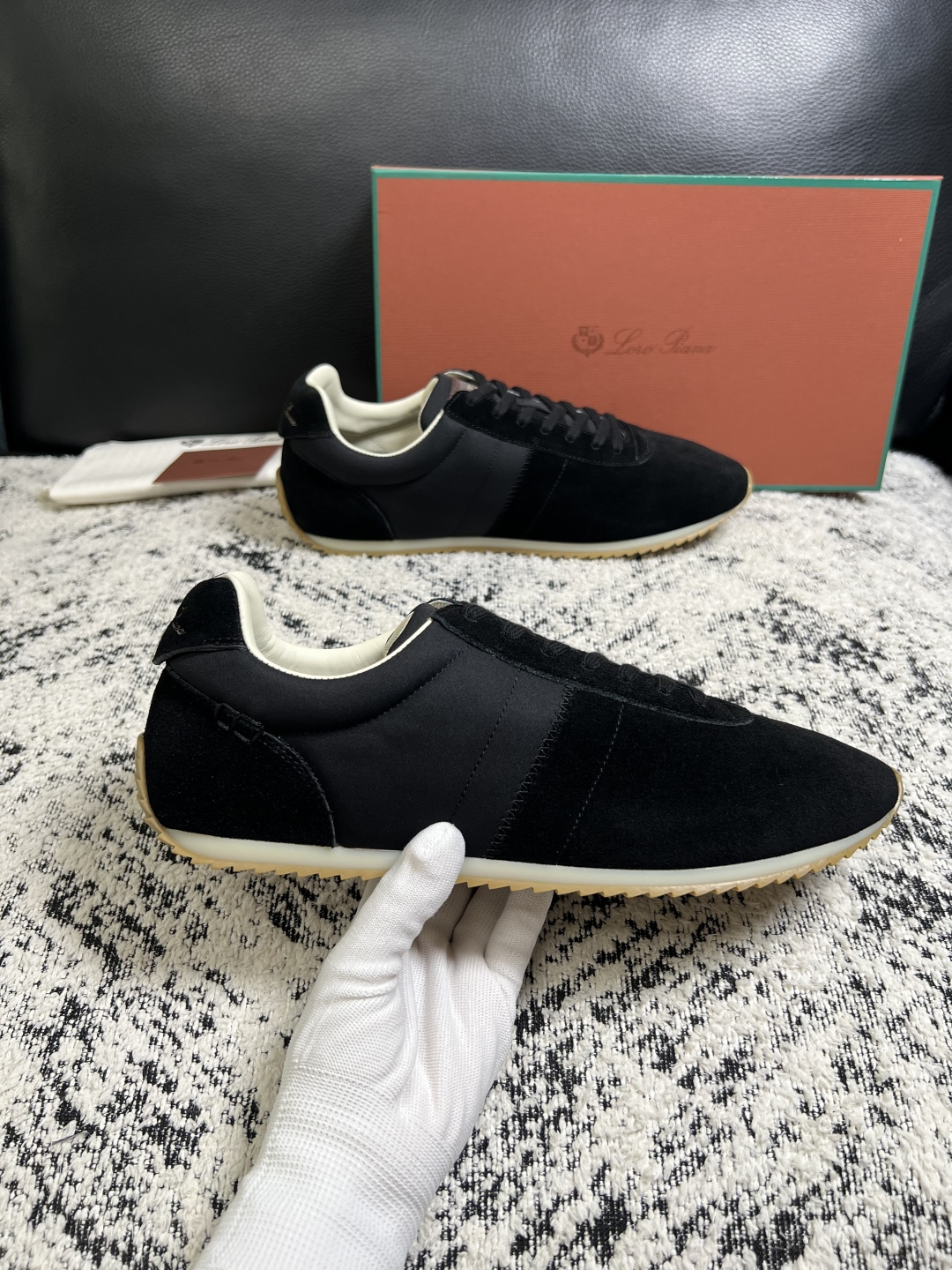 Loro piana  高品质  顶级工艺品  诺悠翩雅  新品专柜同步原厂配置，鞋面意大利进口牛皮面料，高品质拼接工艺