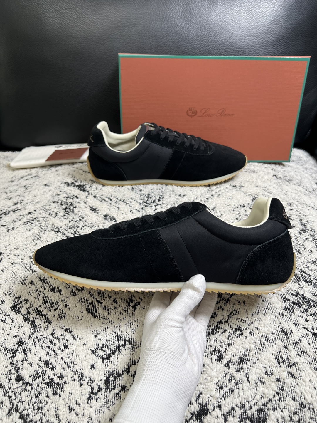 Loro piana  高品质  顶级工艺品  诺悠翩雅  新品专柜同步原厂配置，鞋面意大利进口牛皮面料，高品质拼接工艺