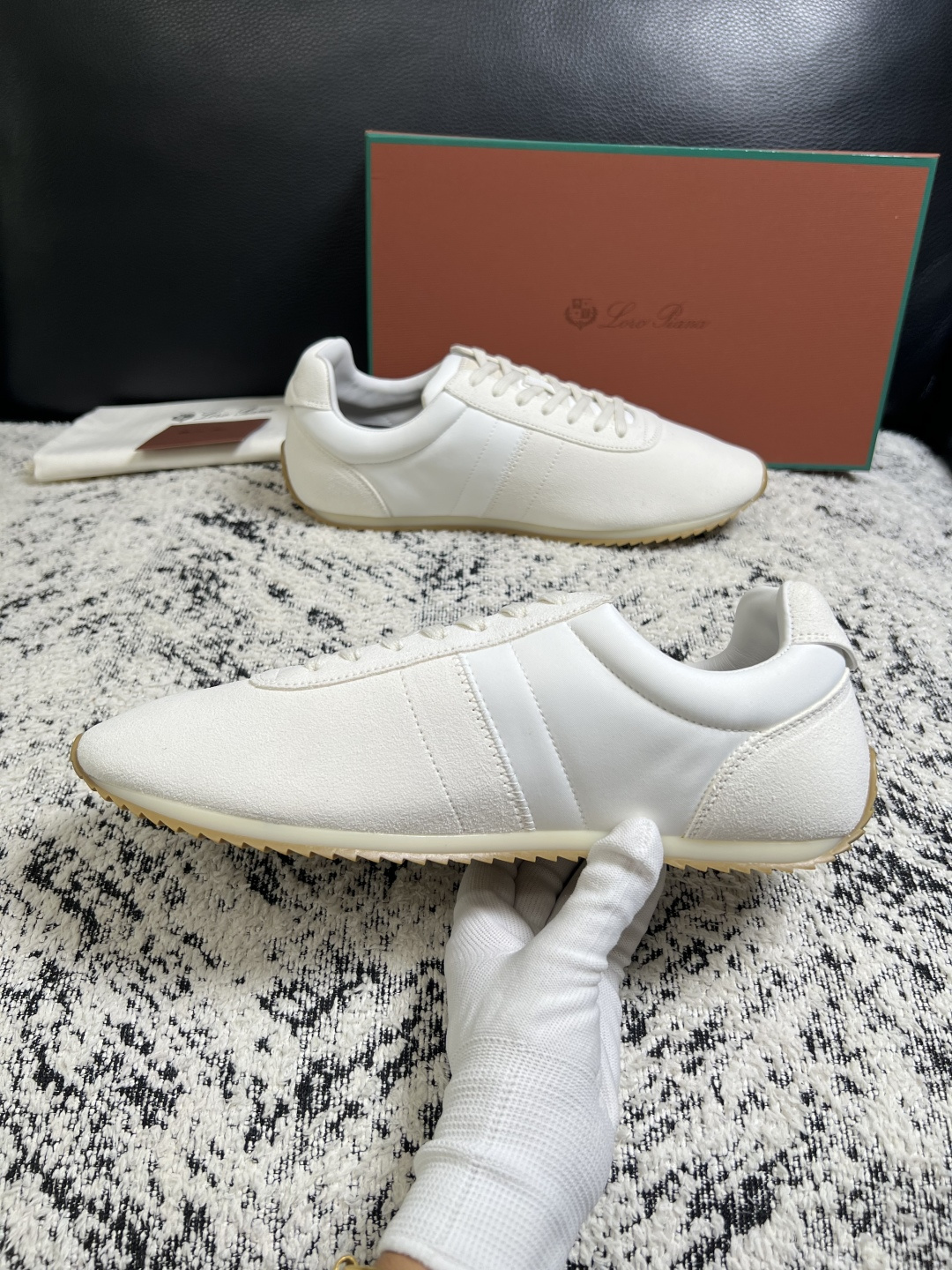 Loro piana  高品质  顶级工艺品  诺悠翩雅  新品专柜同步原厂配置，鞋面意大利进口牛皮面料，高品质拼接工艺