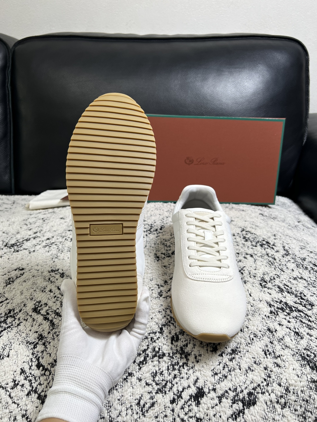 Loro piana  高品质  顶级工艺品  诺悠翩雅  新品专柜同步原厂配置，鞋面意大利进口牛皮面料，高品质拼接工艺