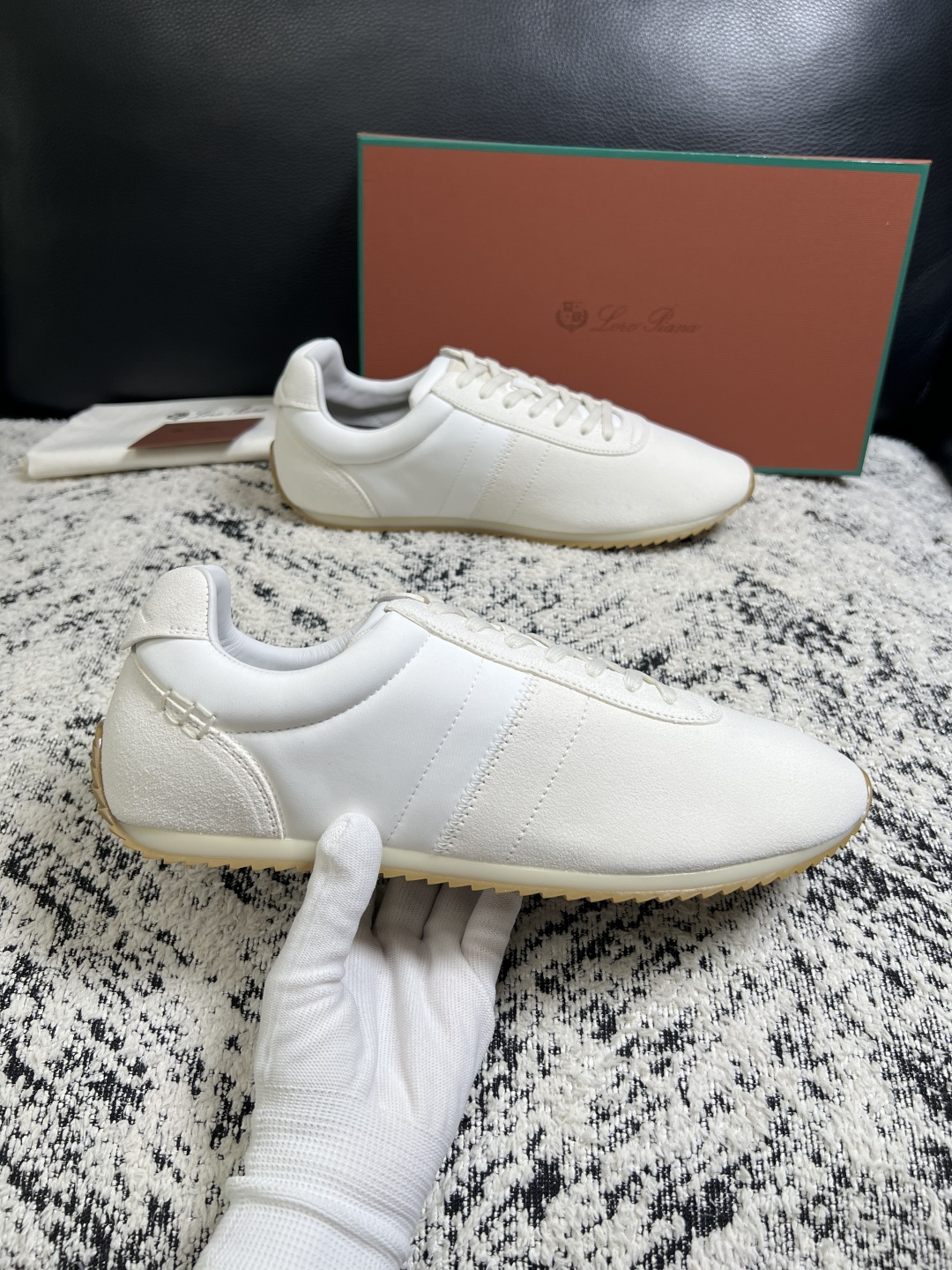Loro piana  高品质  顶级工艺品  诺悠翩雅  新品专柜同步原厂配置，鞋面意大利进口牛皮面料，高品质拼接工艺