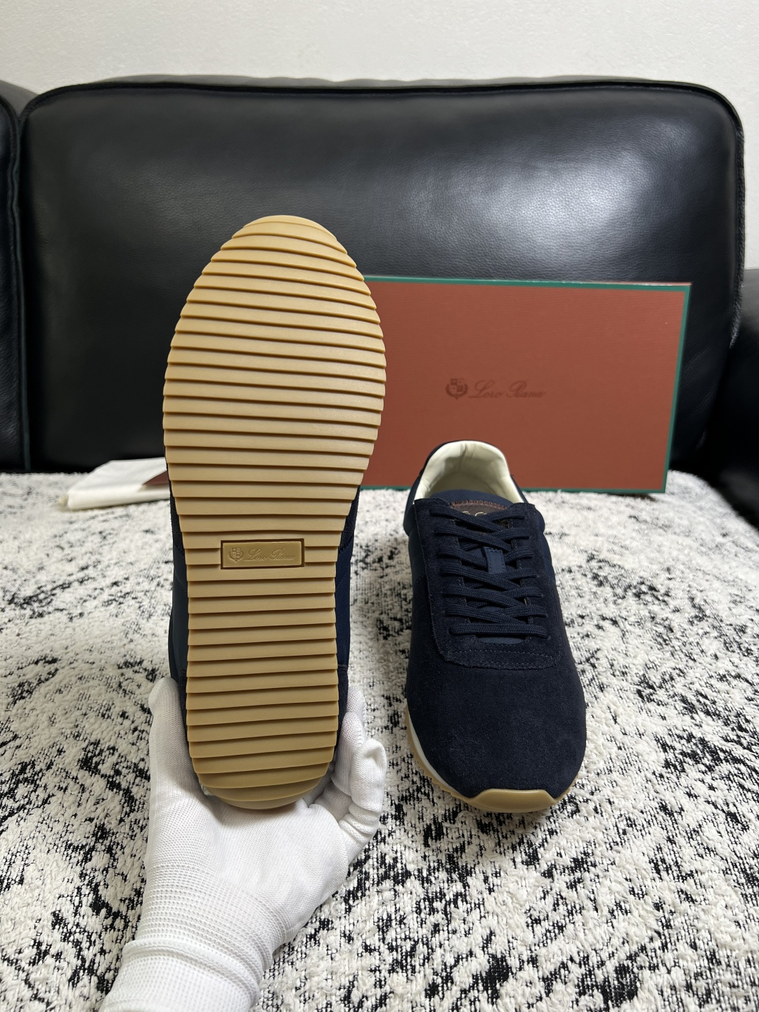 Loro piana  高品质  顶级工艺品  诺悠翩雅  新品专柜同步原厂配置，鞋面意大利进口牛皮面料，高品质拼接工艺