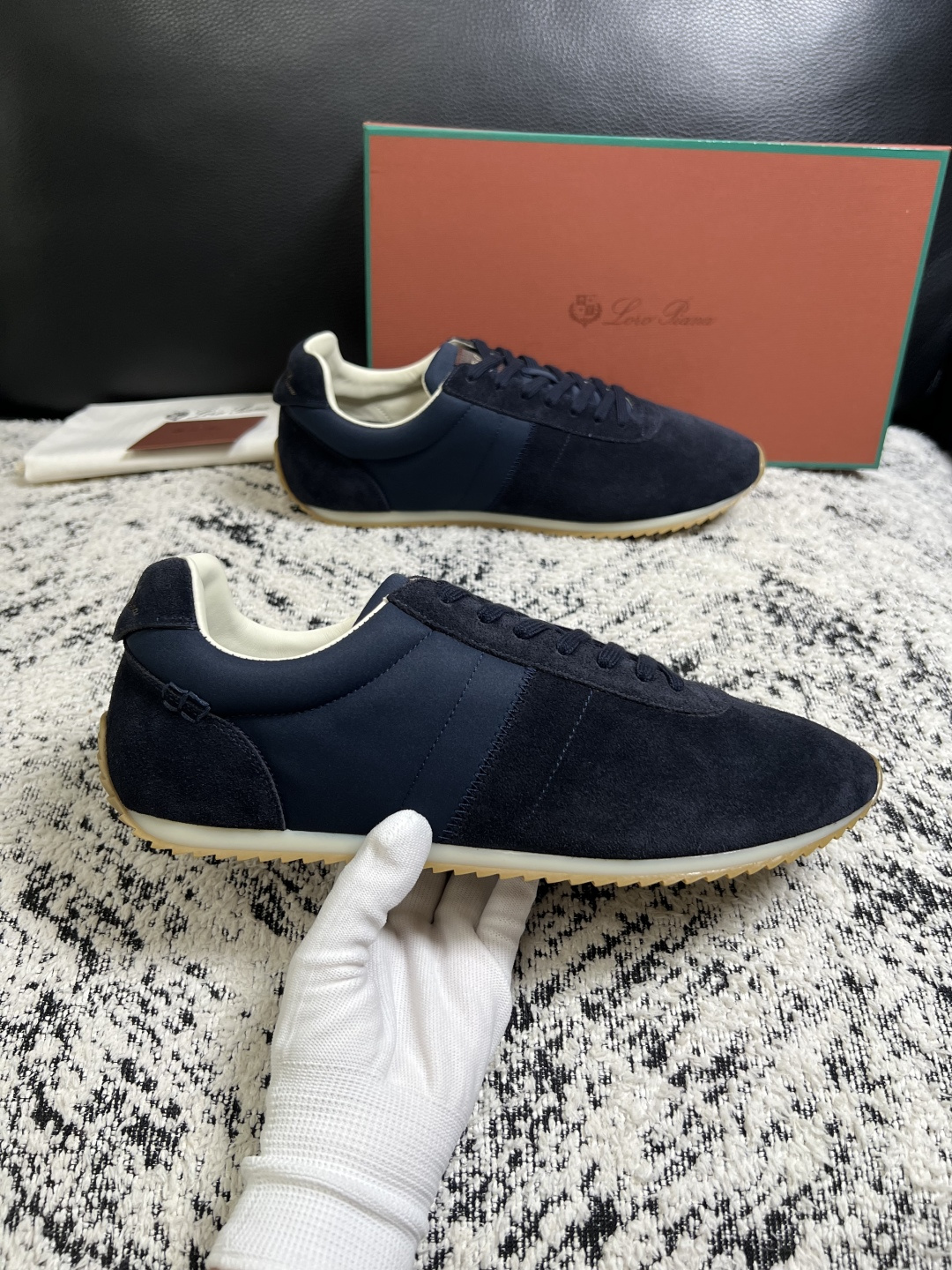 Loro piana  高品质  顶级工艺品  诺悠翩雅  新品专柜同步原厂配置，鞋面意大利进口牛皮面料，高品质拼接工艺