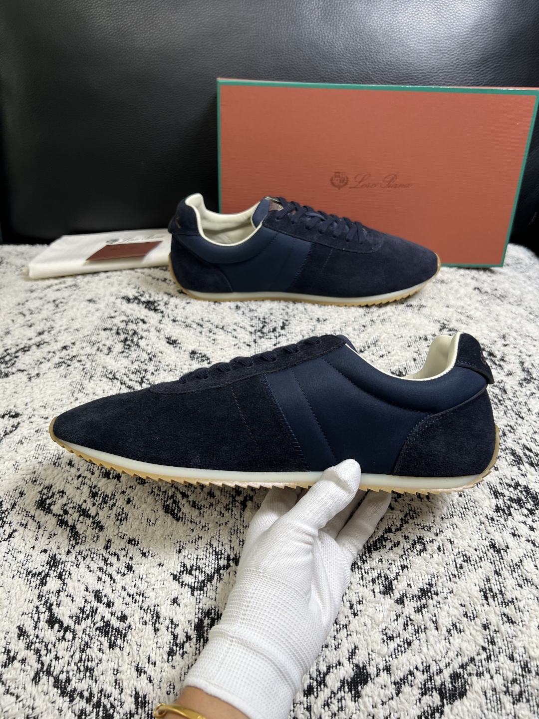 Loro piana  高品质  顶级工艺品  诺悠翩雅  新品专柜同步原厂配置，鞋面意大利进口牛皮面料，高品质拼接工艺