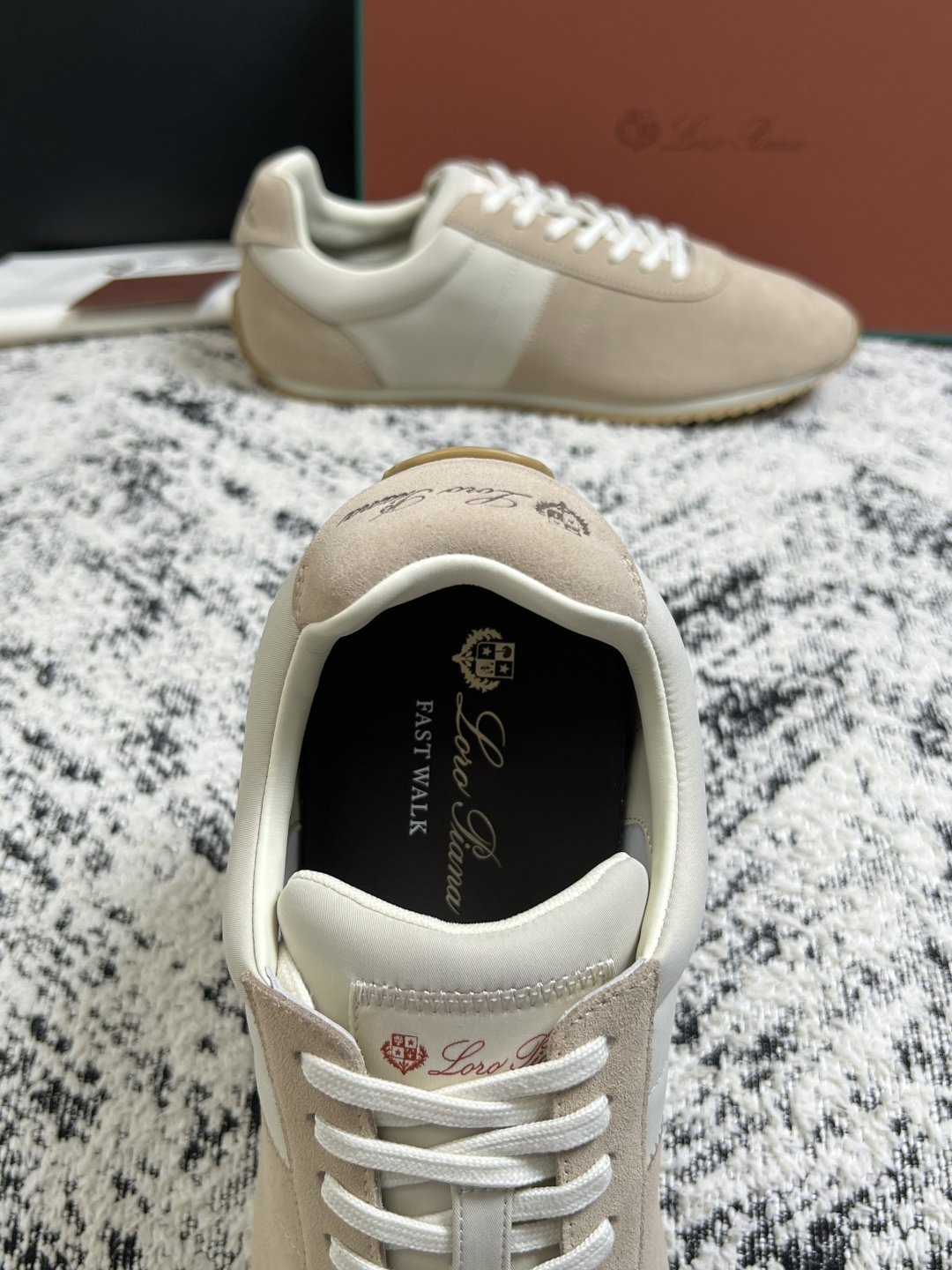 Loro piana  高品质  顶级工艺品  诺悠翩雅  新品专柜同步原厂配置，鞋面意大利进口牛皮面料，高品质拼接工艺