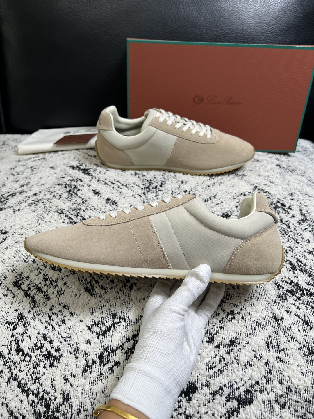 Loro piana  高品质  顶级工艺品  诺悠翩雅  新品专柜同步原厂配置，鞋面意大利进口牛皮面料，高品质拼接工艺