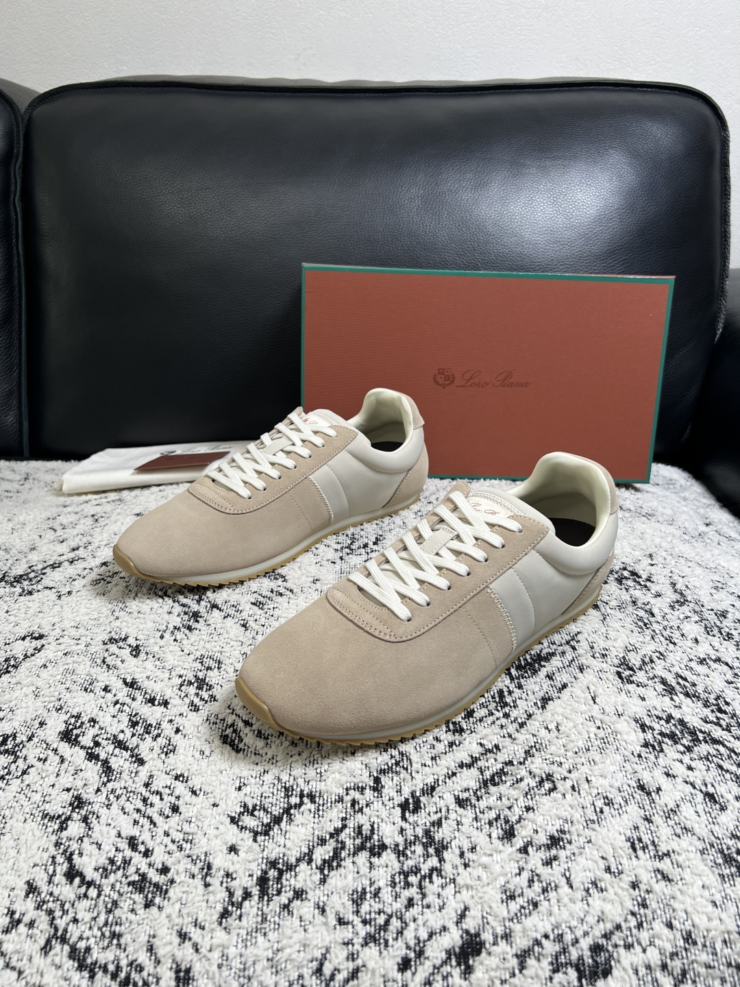 Loro piana  高品质  顶级工艺品  诺悠翩雅  新品专柜同步原厂配置，鞋面意大利进口牛皮面料，高品质拼接工艺