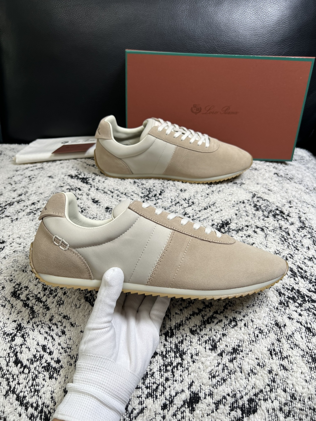 Loro piana  高品质  顶级工艺品  诺悠翩雅  新品专柜同步原厂配置，鞋面意大利进口牛皮面料，高品质拼接工艺