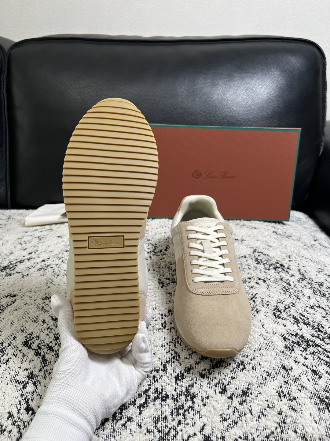 Loro piana  高品质  顶级工艺品  诺悠翩雅  新品专柜同步原厂配置，鞋面意大利进口牛皮面料，高品质拼接工艺