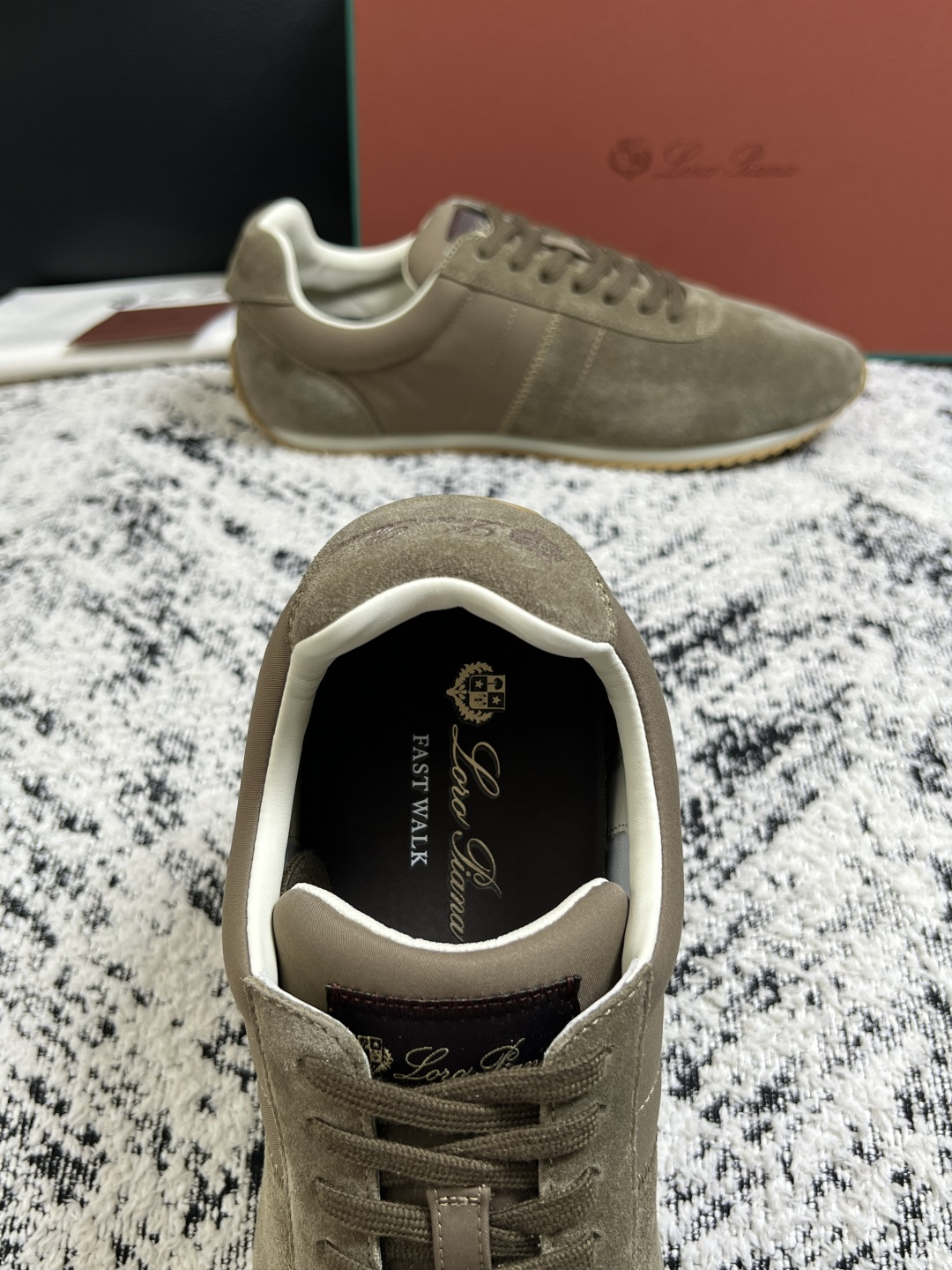 Loro piana  高品质  顶级工艺品  诺悠翩雅  新品专柜同步原厂配置，鞋面意大利进口牛皮面料，高品质拼接工艺