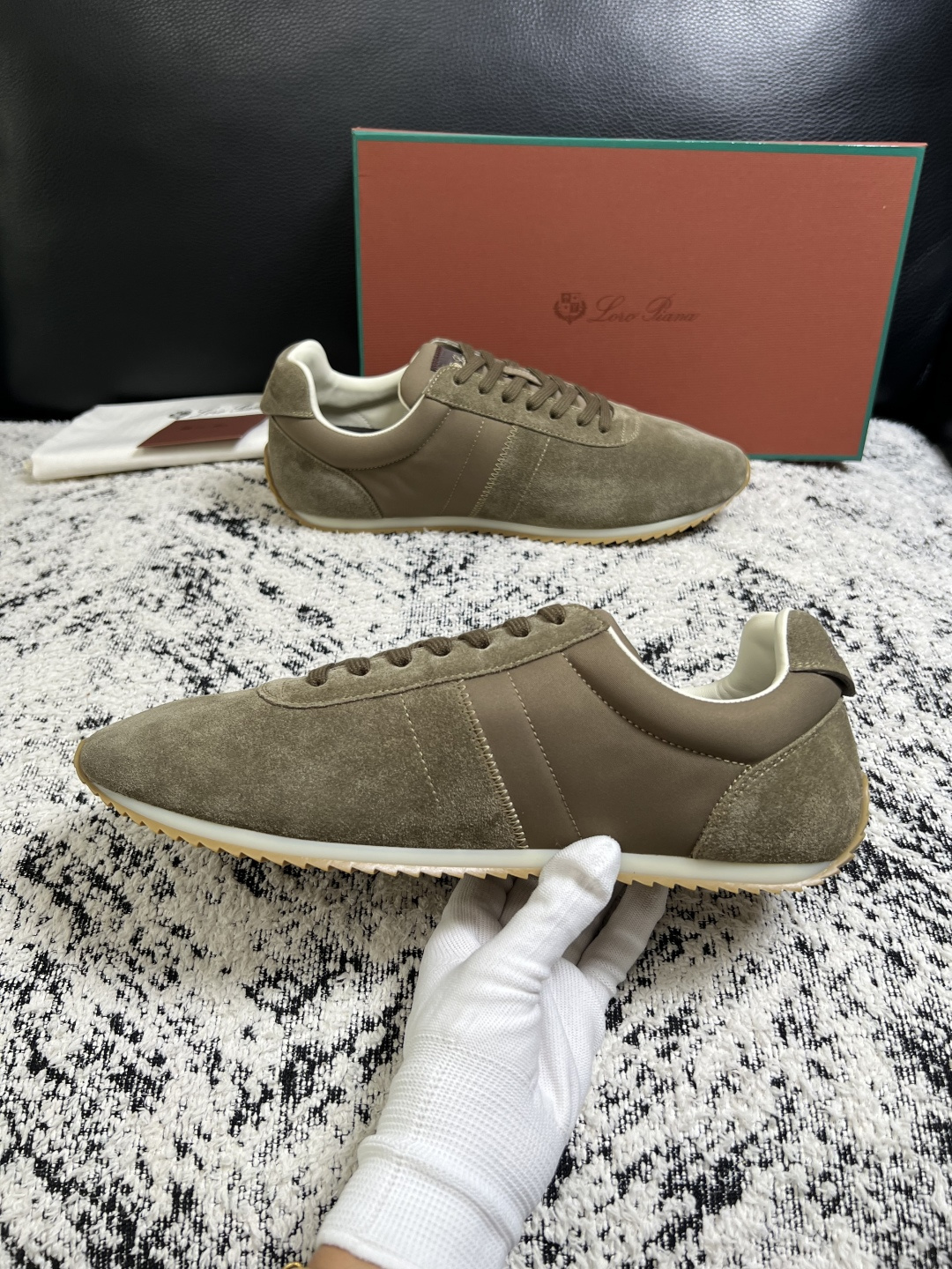 Loro piana  高品质  顶级工艺品  诺悠翩雅  新品专柜同步原厂配置，鞋面意大利进口牛皮面料，高品质拼接工艺