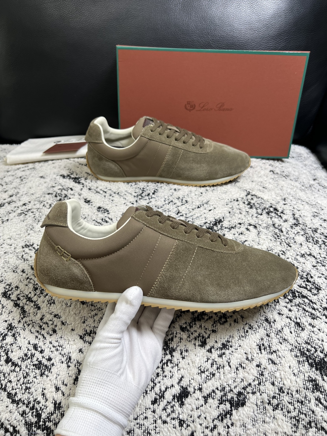 Loro piana  高品质  顶级工艺品  诺悠翩雅  新品专柜同步原厂配置，鞋面意大利进口牛皮面料，高品质拼接工艺