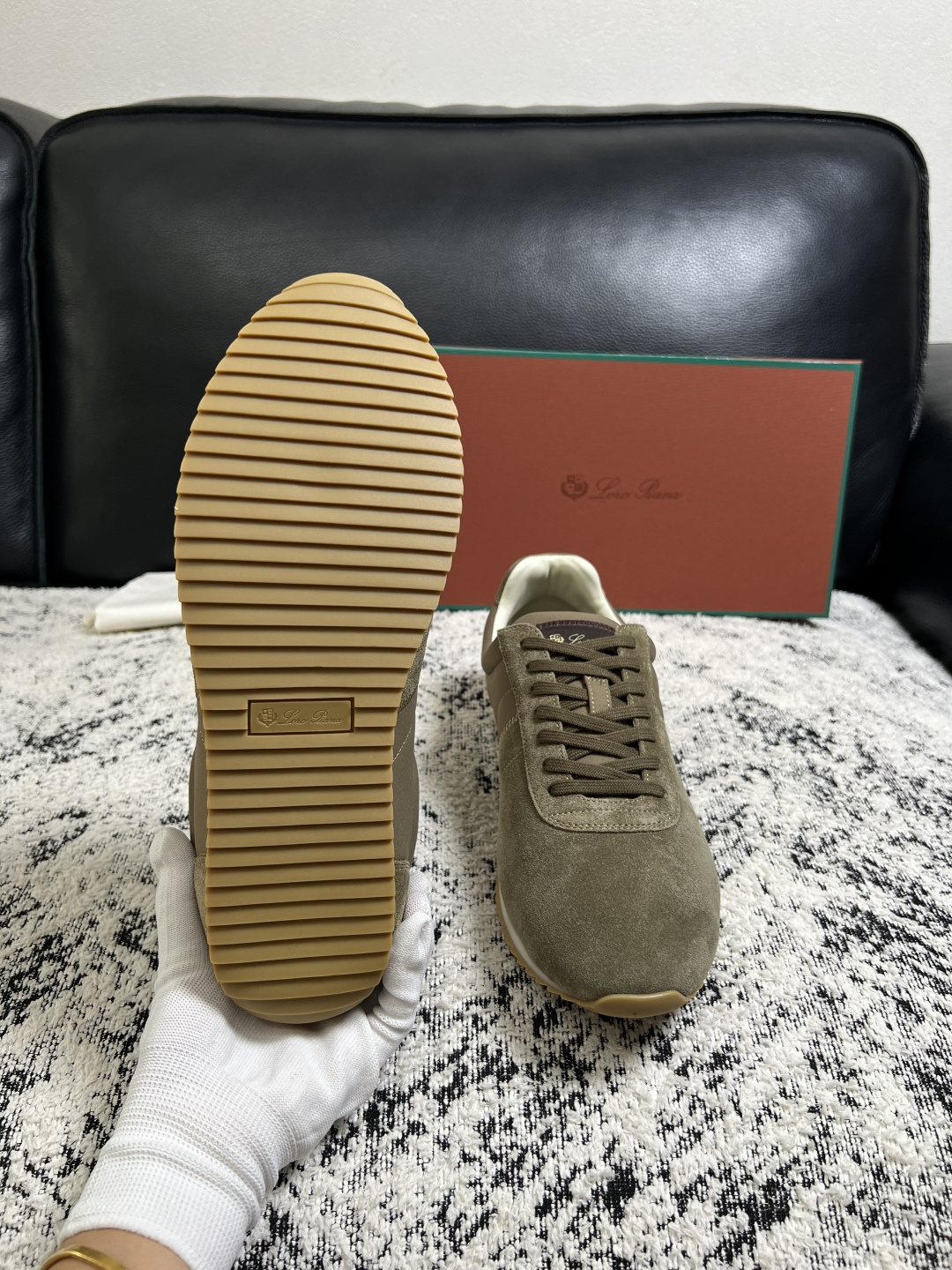 Loro piana  高品质  顶级工艺品  诺悠翩雅  新品专柜同步原厂配置，鞋面意大利进口牛皮面料，高品质拼接工艺