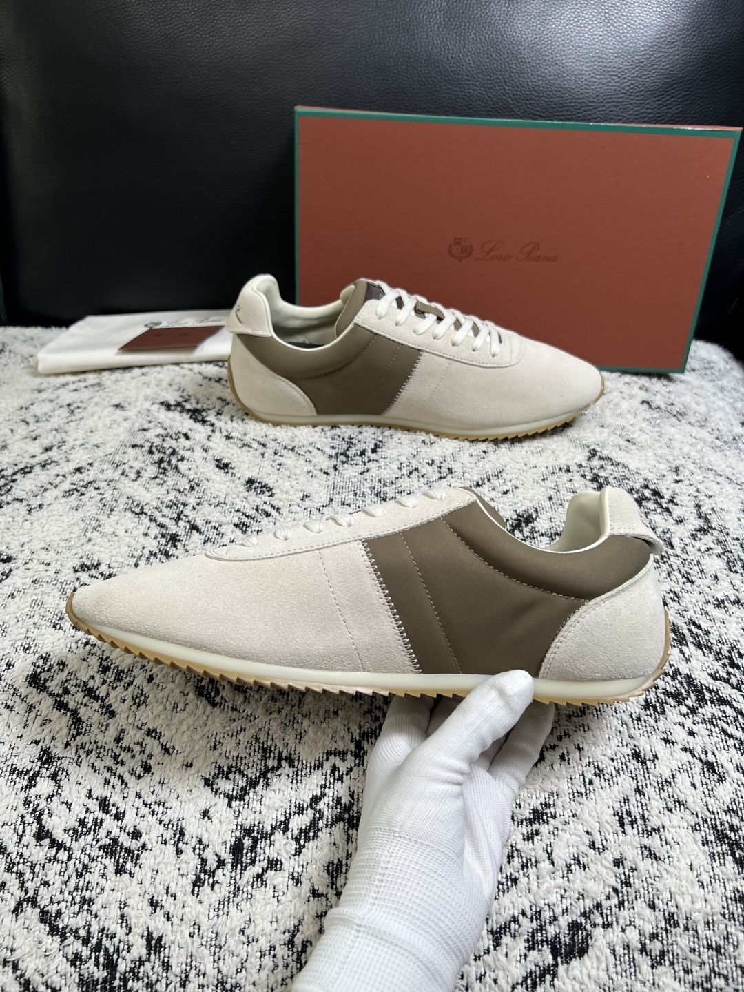 Loro piana  高品质  顶级工艺品  诺悠翩雅  新品专柜同步原厂配置，鞋面意大利进口牛皮面料，高品质拼接工艺