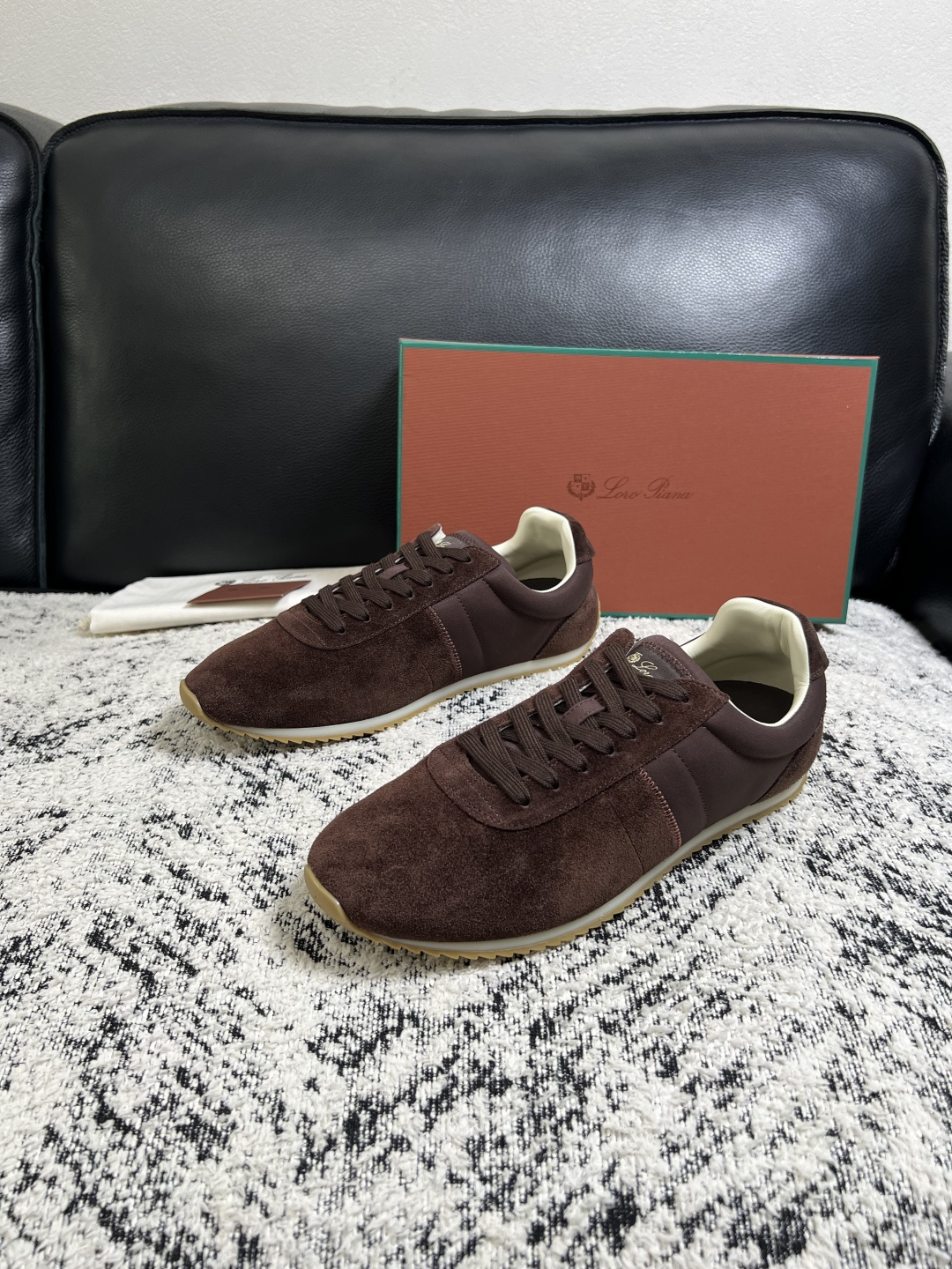 Loro piana  高品质  顶级工艺品  诺悠翩雅  新品专柜同步原厂配置，鞋面意大利进口牛皮面料，高品质拼接工艺