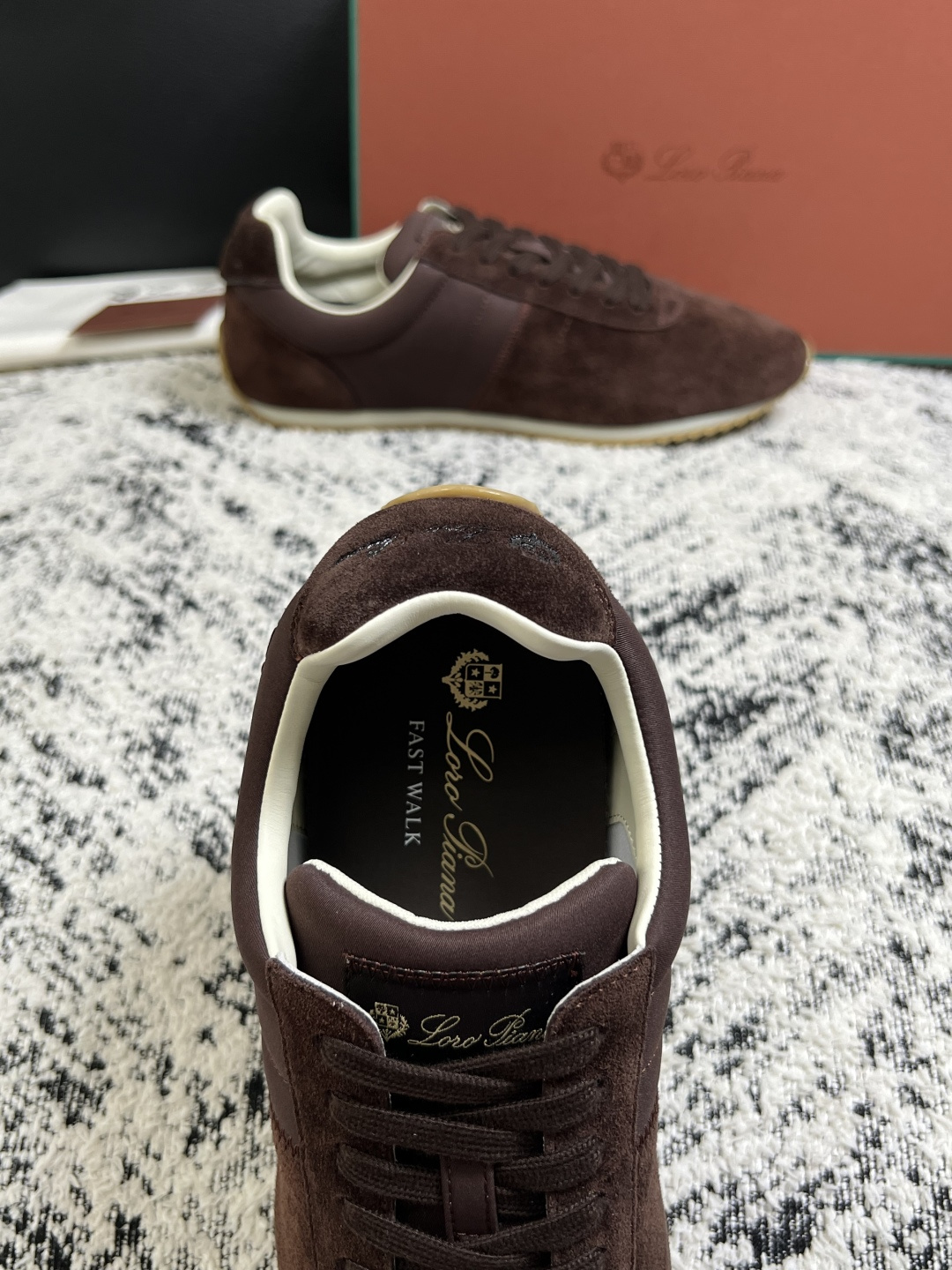 Loro piana  高品质  顶级工艺品  诺悠翩雅  新品专柜同步原厂配置，鞋面意大利进口牛皮面料，高品质拼接工艺