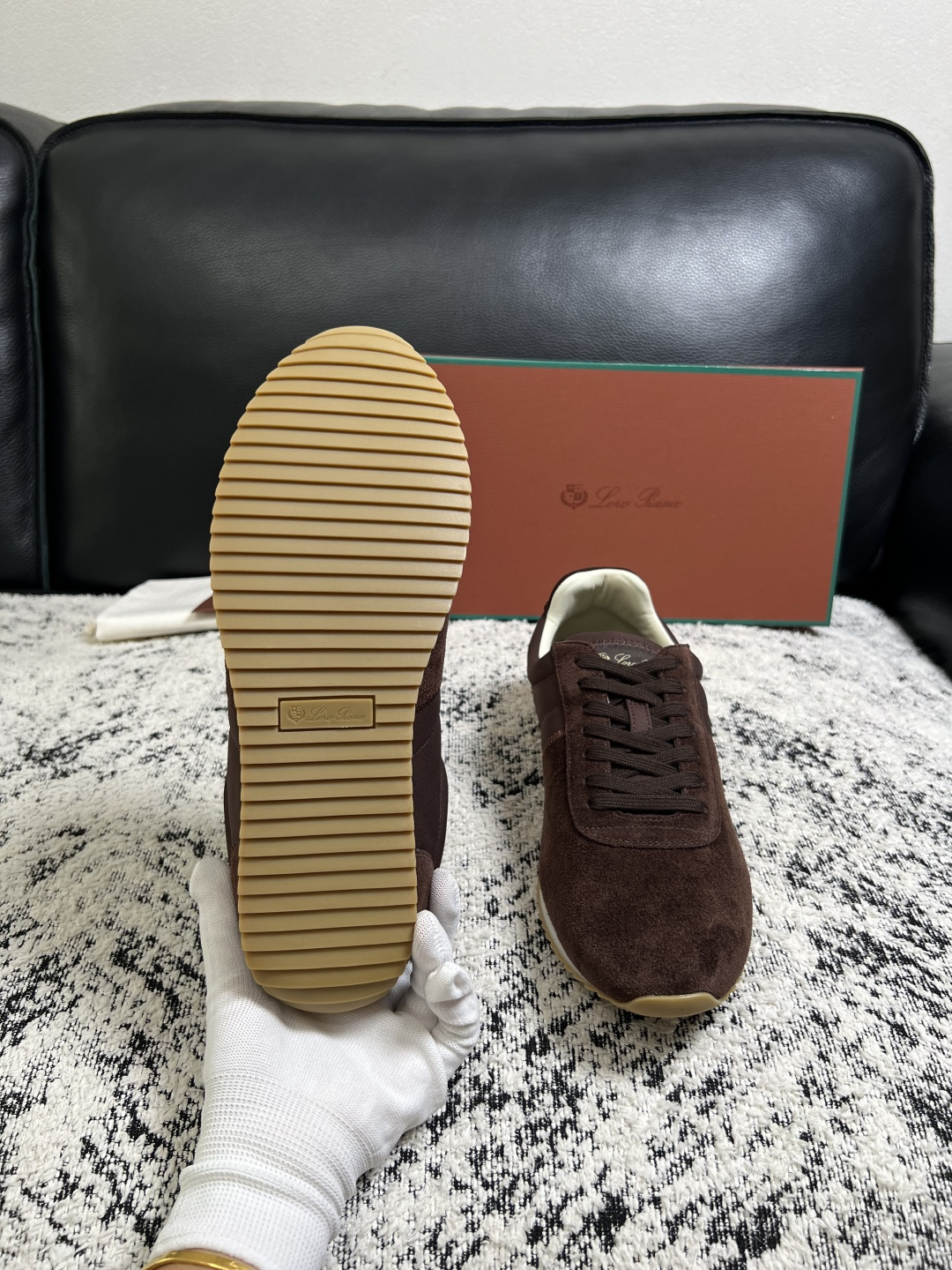 Loro piana  高品质  顶级工艺品  诺悠翩雅  新品专柜同步原厂配置，鞋面意大利进口牛皮面料，高品质拼接工艺