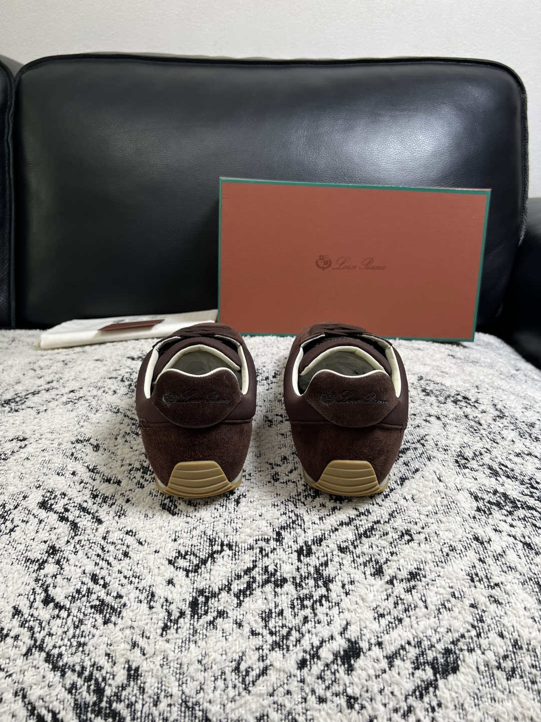 Loro piana  高品质  顶级工艺品  诺悠翩雅  新品专柜同步原厂配置，鞋面意大利进口牛皮面料，高品质拼接工艺