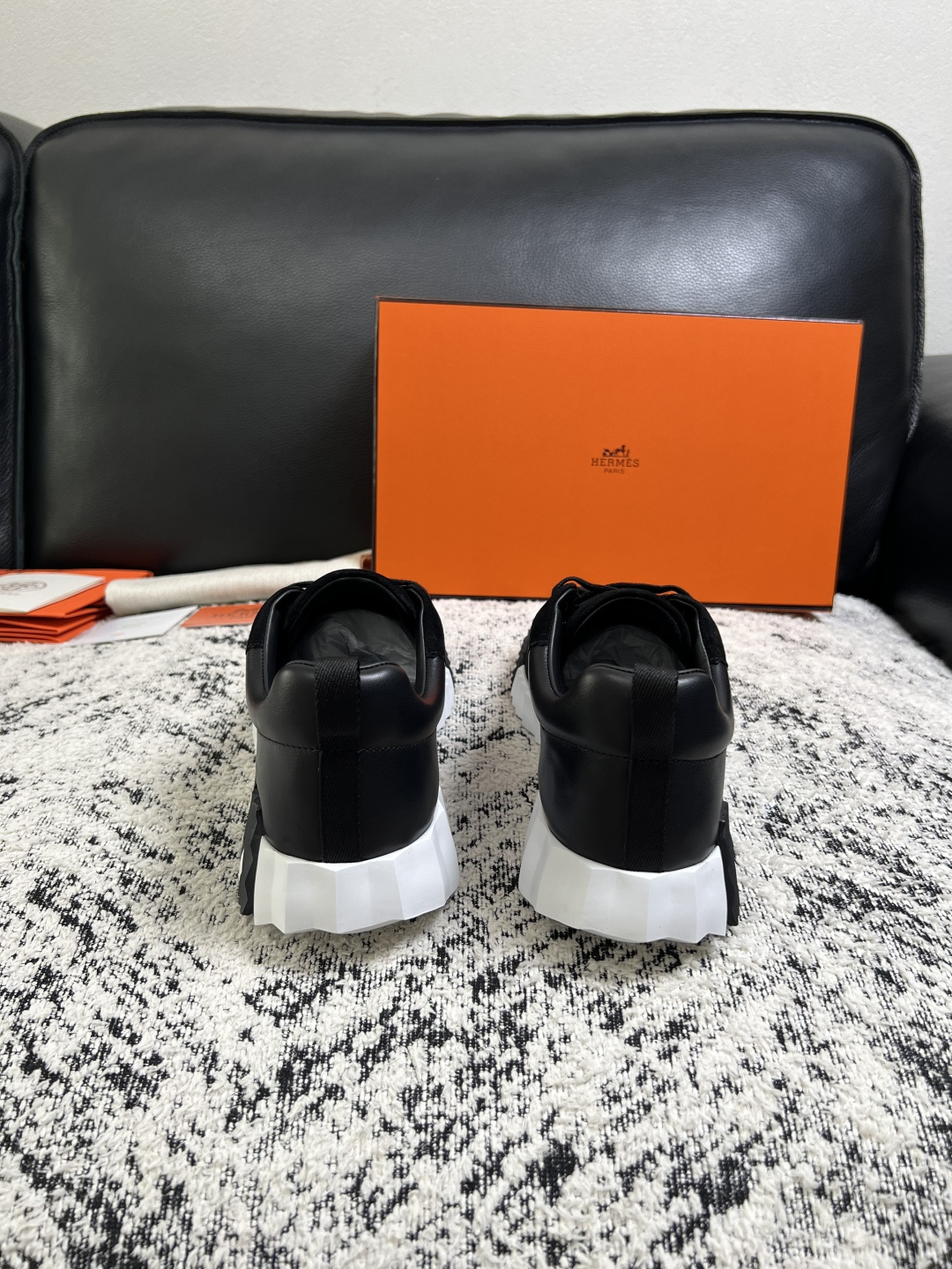 Hermes  高品质  顶级工艺品  爱马仕 专柜同步发售原厂配置，意大利进口原版牛皮面料，高品质拼接工艺，全进口水染