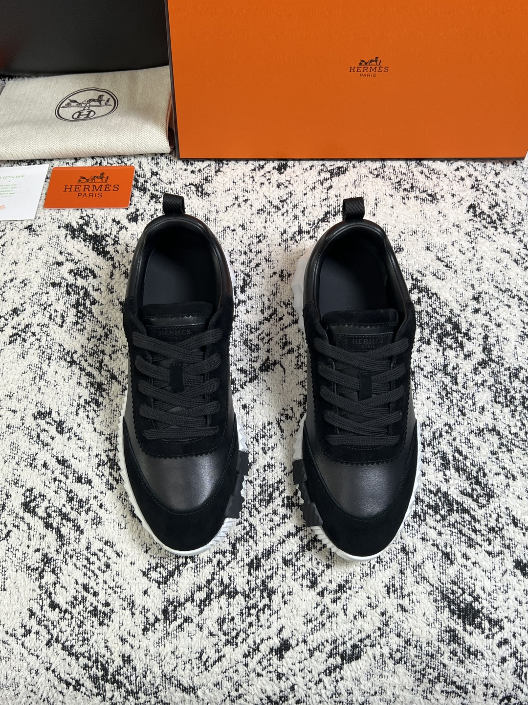 Hermes  高品质  顶级工艺品  爱马仕 专柜同步发售原厂配置，意大利进口原版牛皮面料，高品质拼接工艺，全进口水染