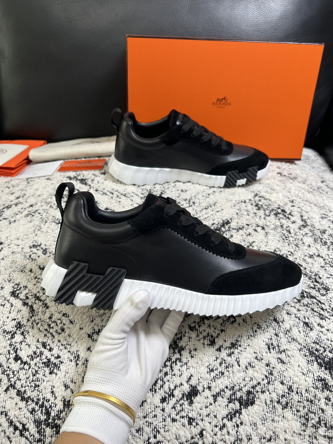 Hermes  高品质  顶级工艺品  爱马仕 专柜同步发售原厂配置，意大利进口原版牛皮面料，高品质拼接工艺，全进口水染