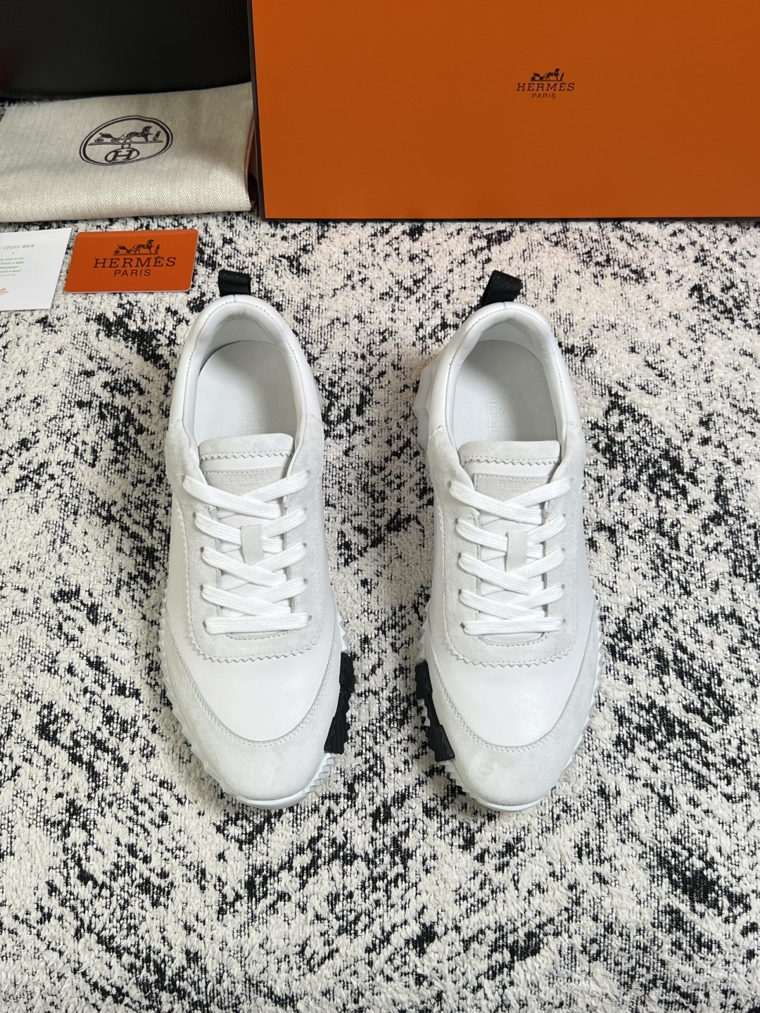 Hermes  高品质  顶级工艺品  爱马仕 专柜同步发售原厂配置，意大利进口原版牛皮面料，高品质拼接工艺，全进口水染