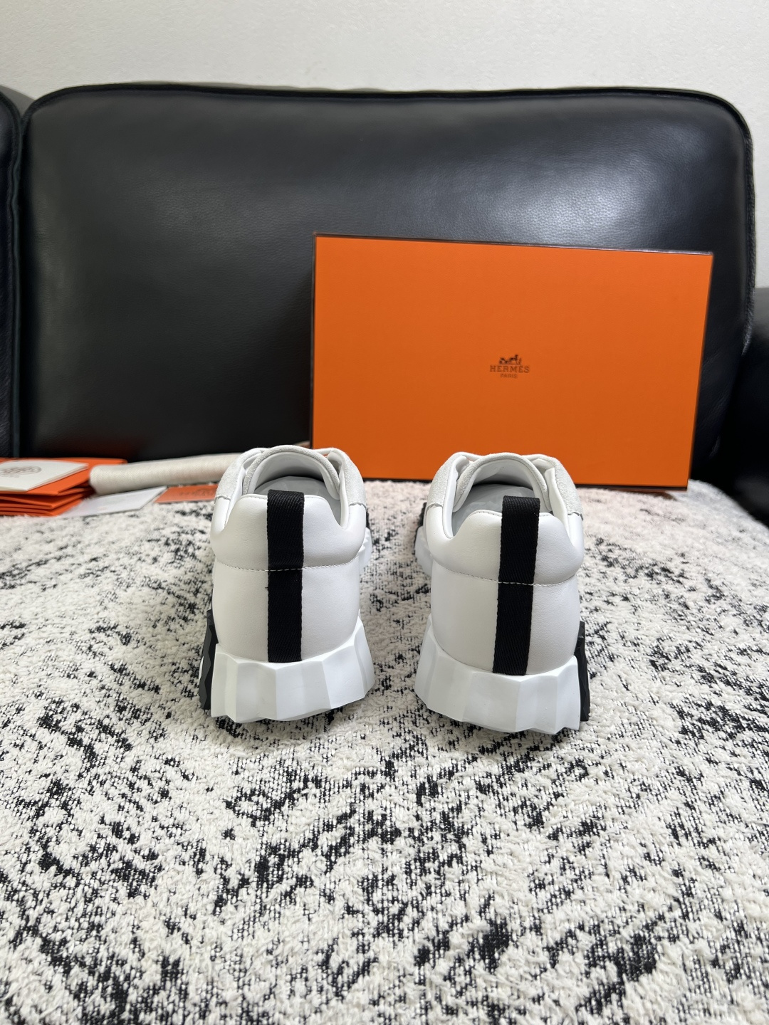 Hermes  高品质  顶级工艺品  爱马仕 专柜同步发售原厂配置，意大利进口原版牛皮面料，高品质拼接工艺，全进口水染