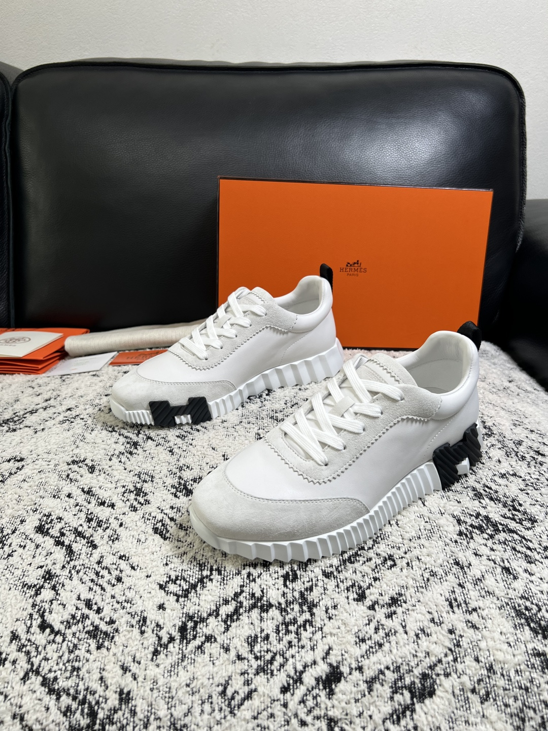 Hermes  高品质  顶级工艺品  爱马仕 专柜同步发售原厂配置，意大利进口原版牛皮面料，高品质拼接工艺，全进口水染