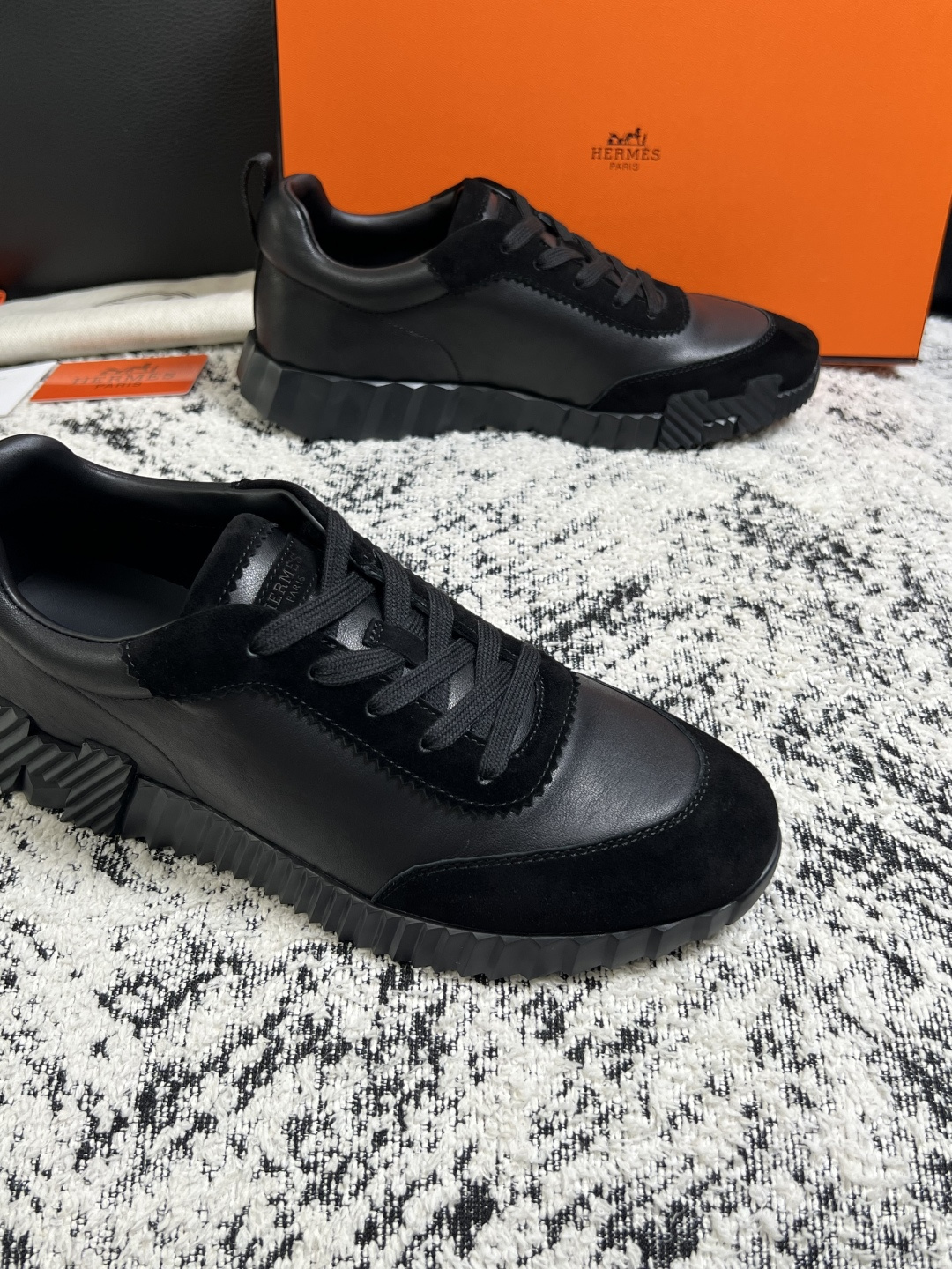 Hermes  高品质  顶级工艺品  爱马仕 专柜同步发售原厂配置，意大利进口原版牛皮面料，高品质拼接工艺，全进口水染