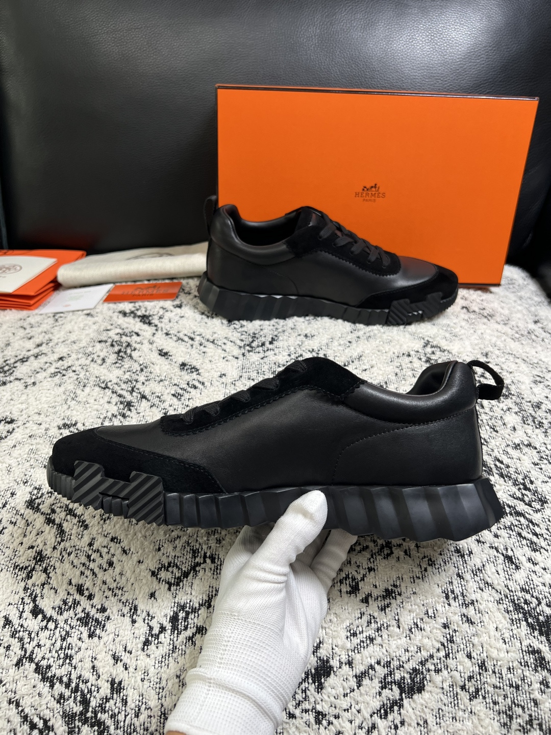 Hermes  高品质  顶级工艺品  爱马仕 专柜同步发售原厂配置，意大利进口原版牛皮面料，高品质拼接工艺，全进口水染