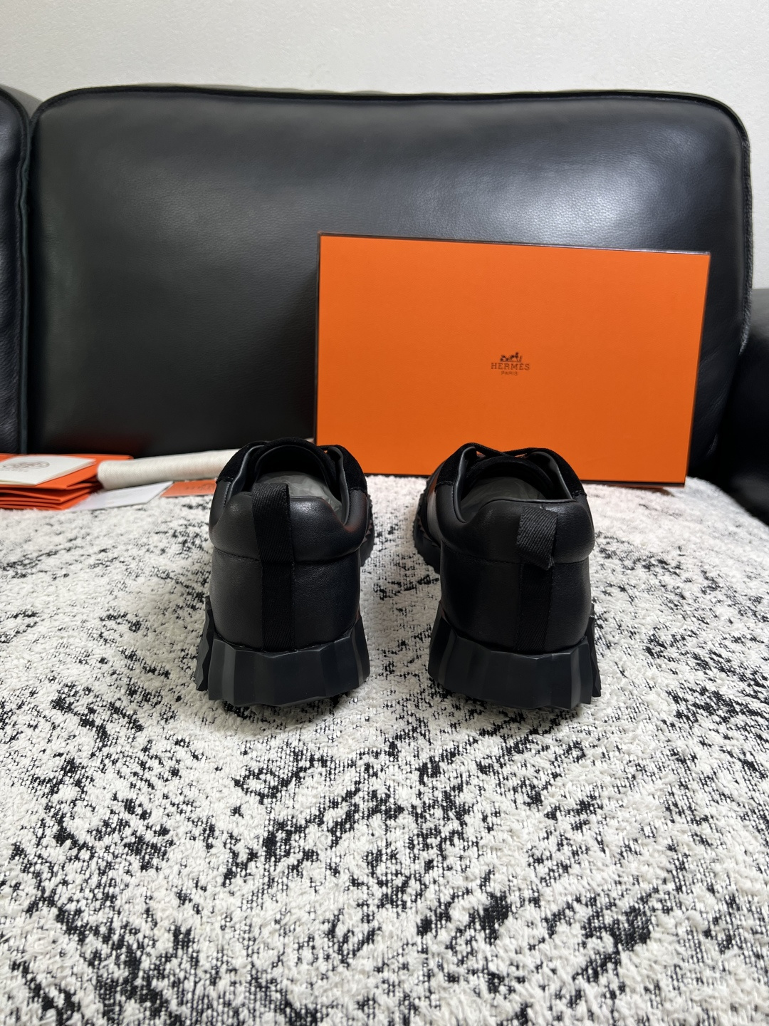 Hermes  高品质  顶级工艺品  爱马仕 专柜同步发售原厂配置，意大利进口原版牛皮面料，高品质拼接工艺，全进口水染