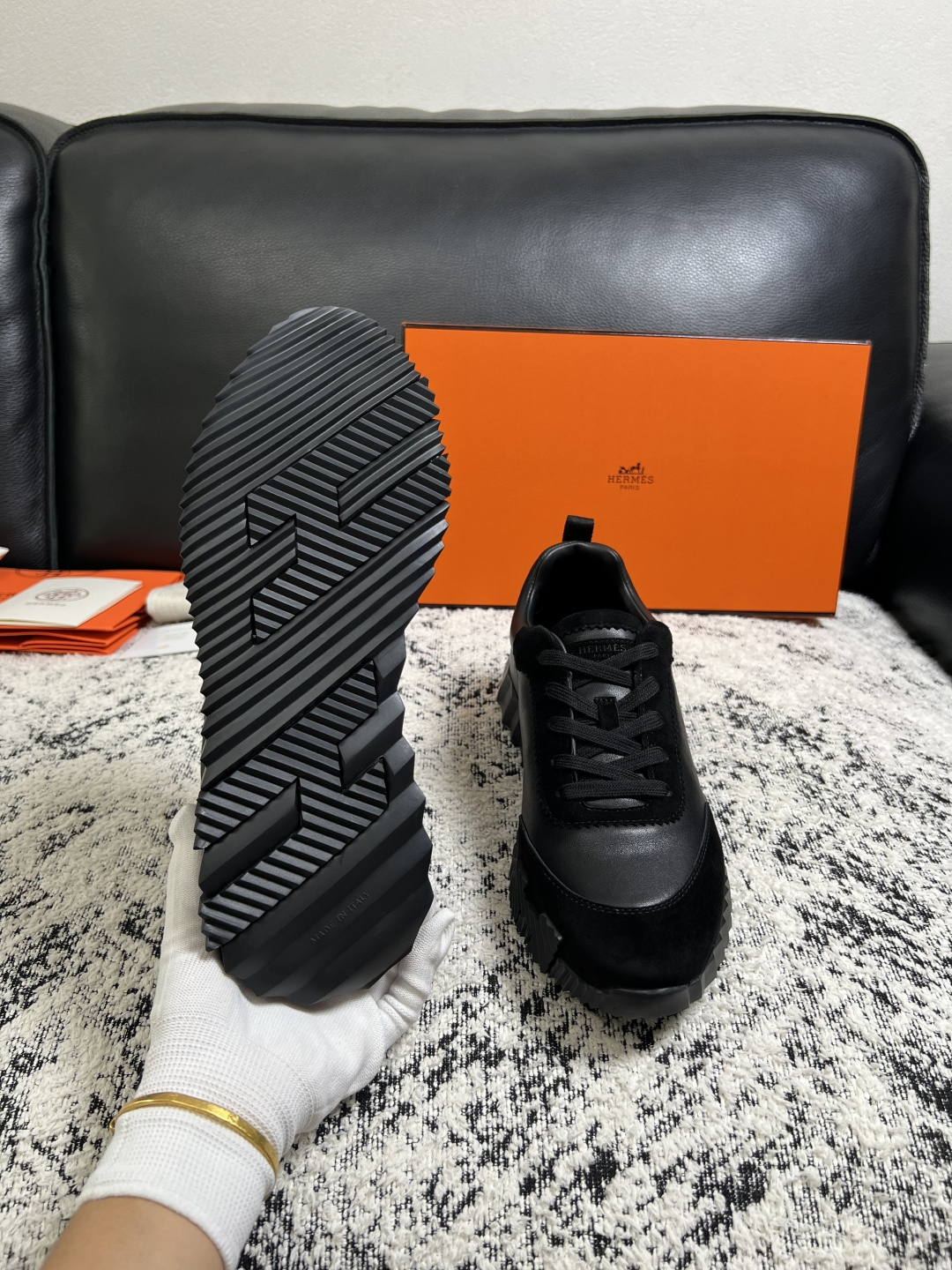 Hermes  高品质  顶级工艺品  爱马仕 专柜同步发售原厂配置，意大利进口原版牛皮面料，高品质拼接工艺，全进口水染