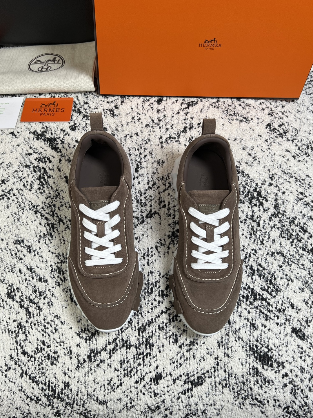Hermes  高品质  顶级工艺品  爱马仕 专柜同步发售原厂配置，意大利进口原版牛皮面料，高品质拼接工艺，全进口水染