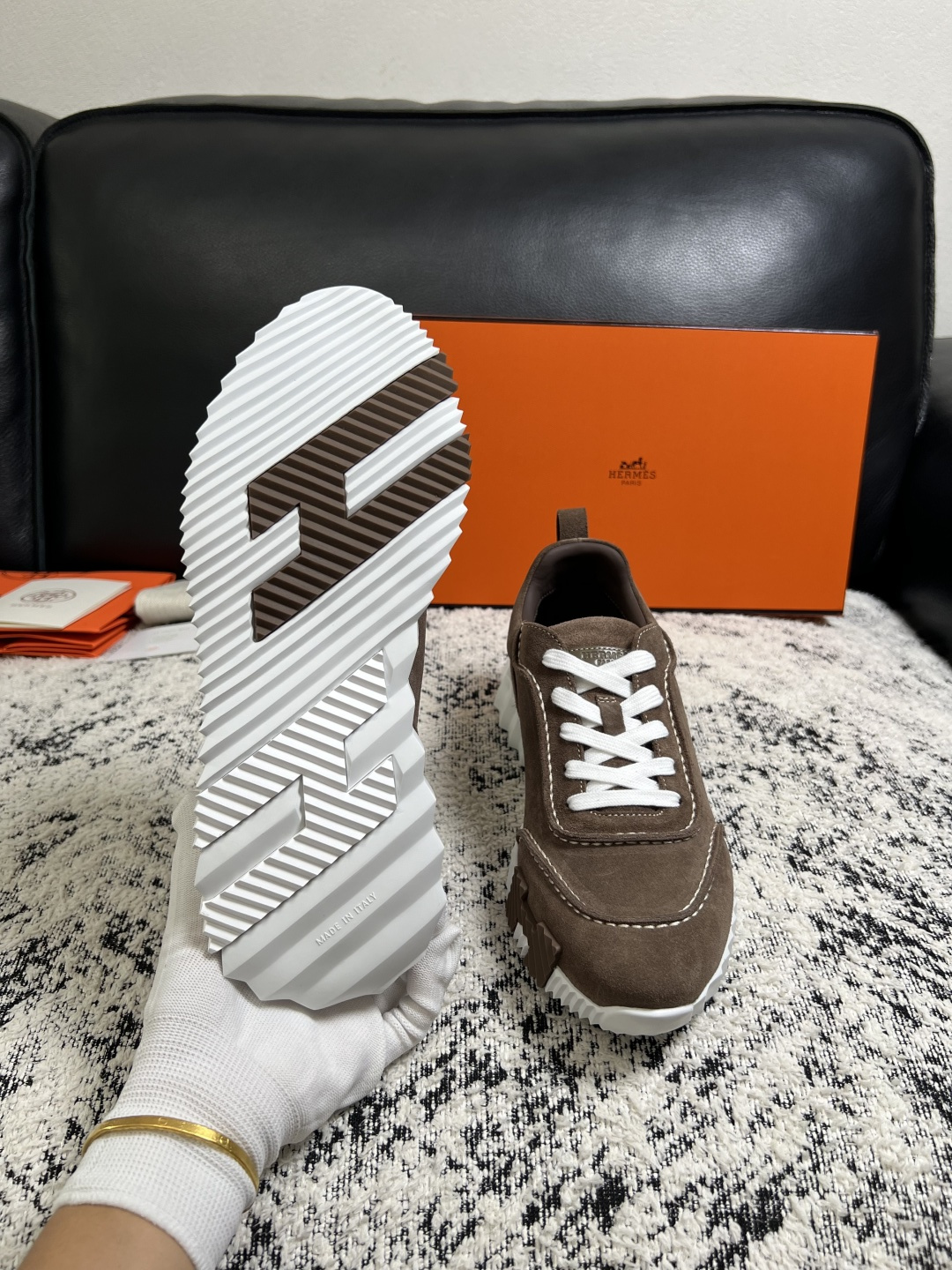 Hermes  高品质  顶级工艺品  爱马仕 专柜同步发售原厂配置，意大利进口原版牛皮面料，高品质拼接工艺，全进口水染