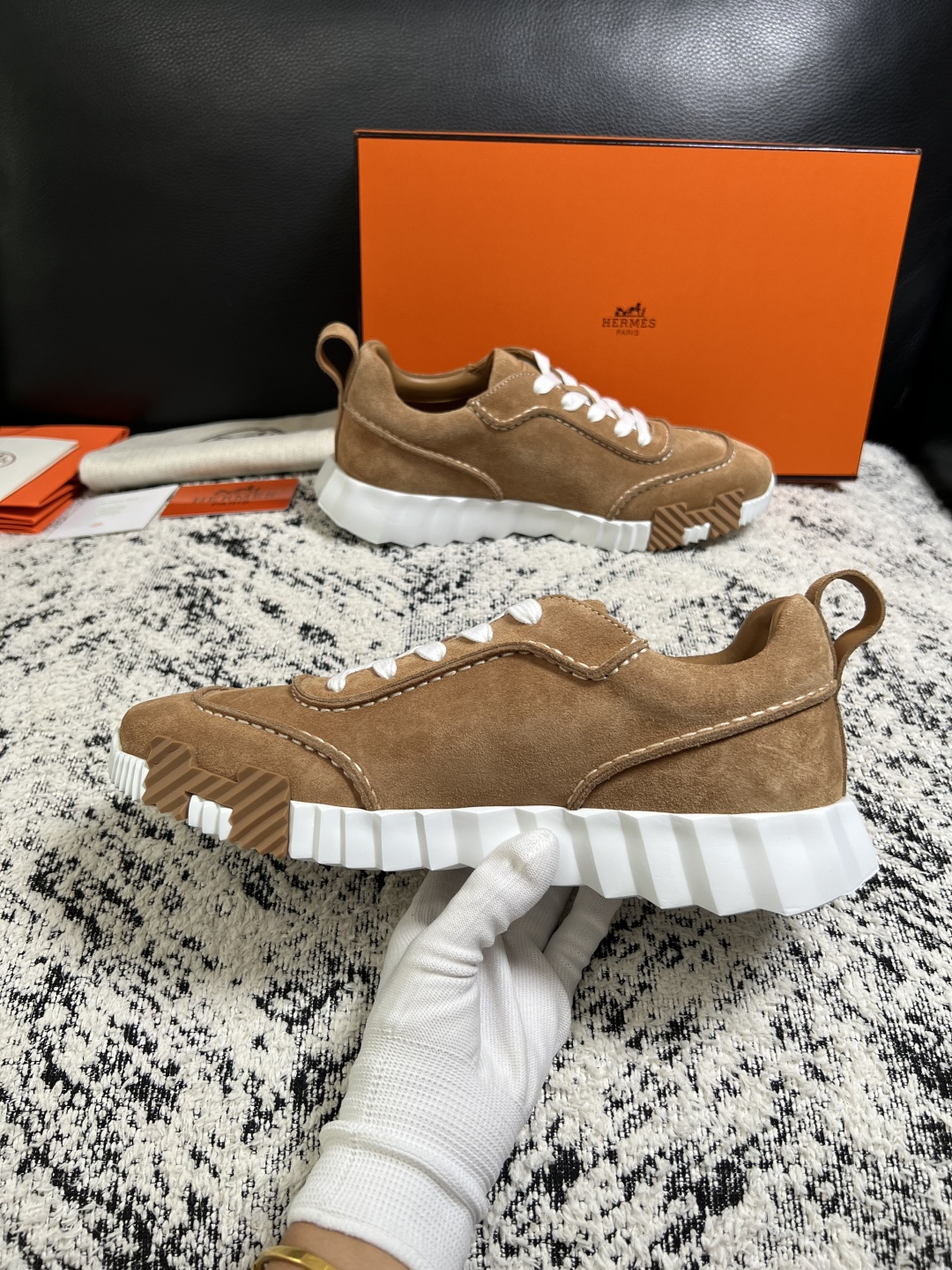Hermes  高品质  顶级工艺品  爱马仕 专柜同步发售原厂配置，意大利进口原版牛皮面料，高品质拼接工艺，全进口水染