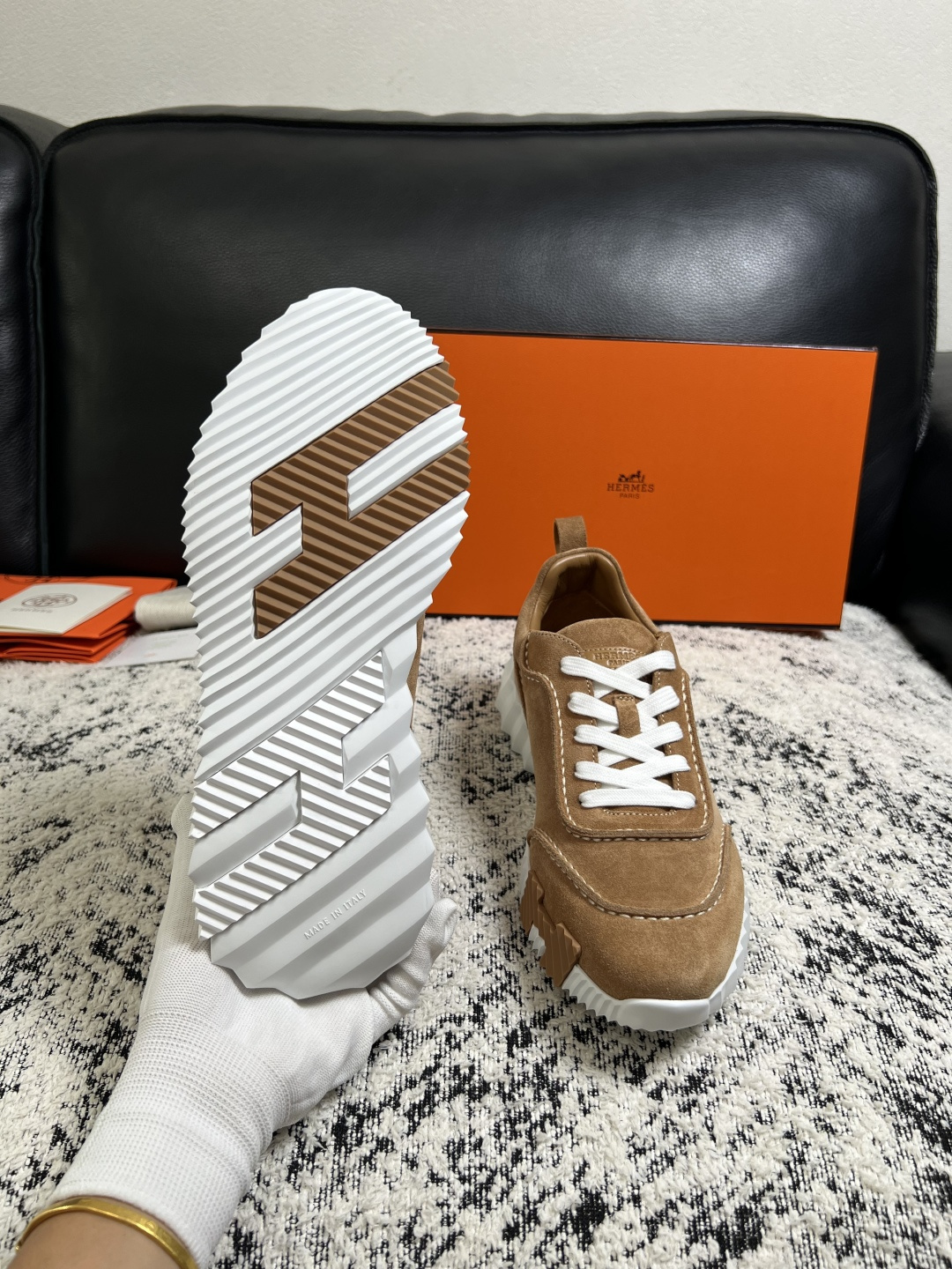 Hermes  高品质  顶级工艺品  爱马仕 专柜同步发售原厂配置，意大利进口原版牛皮面料，高品质拼接工艺，全进口水染