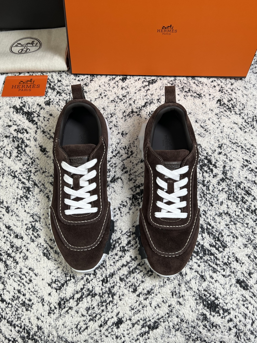 Hermes  高品质  顶级工艺品  爱马仕 专柜同步发售原厂配置，意大利进口原版牛皮面料，高品质拼接工艺，全进口水染