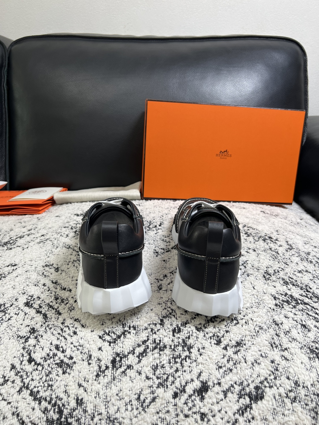 Hermes  高品质  顶级工艺品  爱马仕 专柜同步发售原厂配置，意大利进口原版牛皮面料，高品质拼接工艺，全进口水染