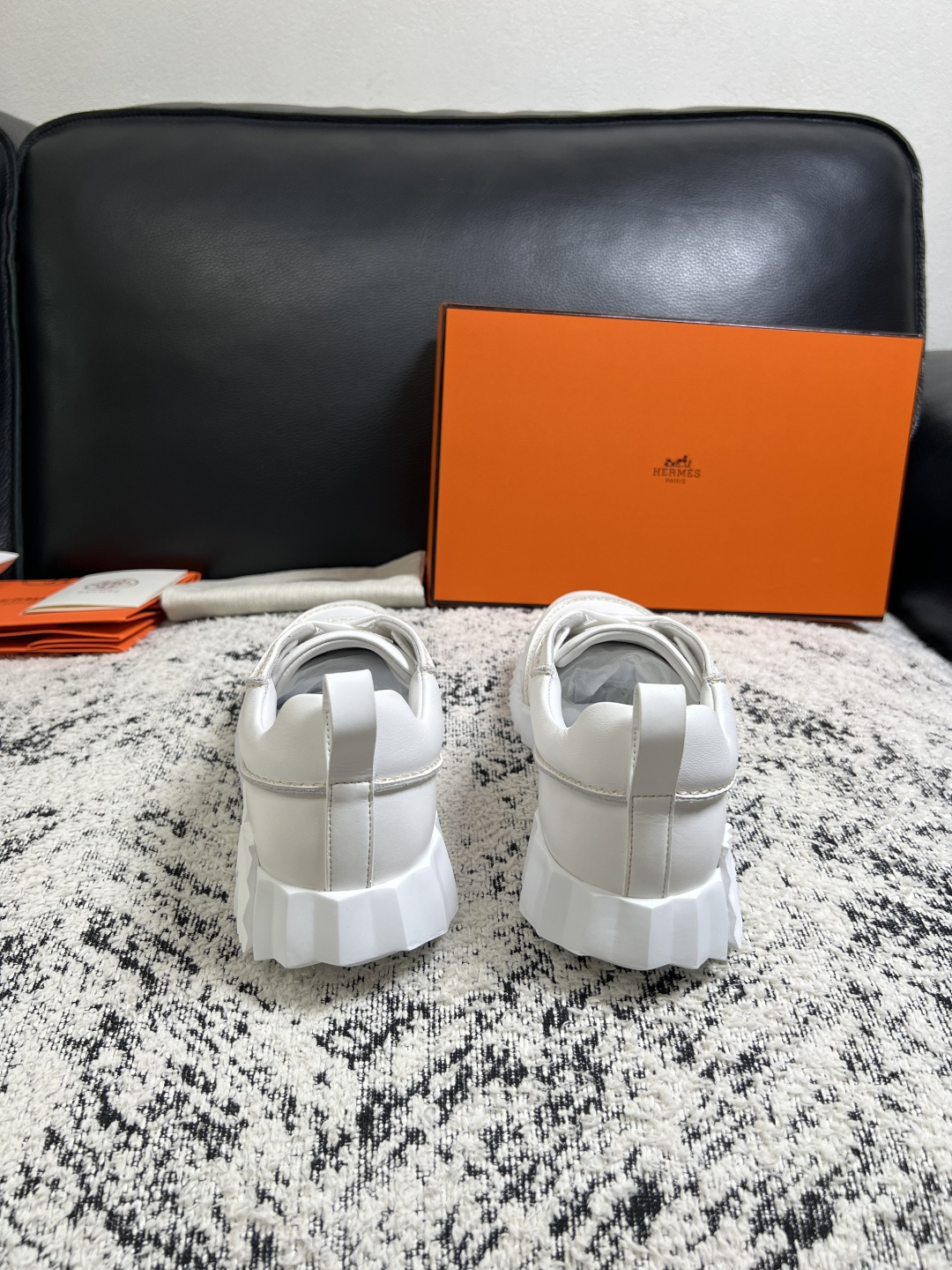 Hermes  高品质  顶级工艺品  爱马仕 专柜同步发售原厂配置，意大利进口原版牛皮面料，高品质拼接工艺，全进口水染