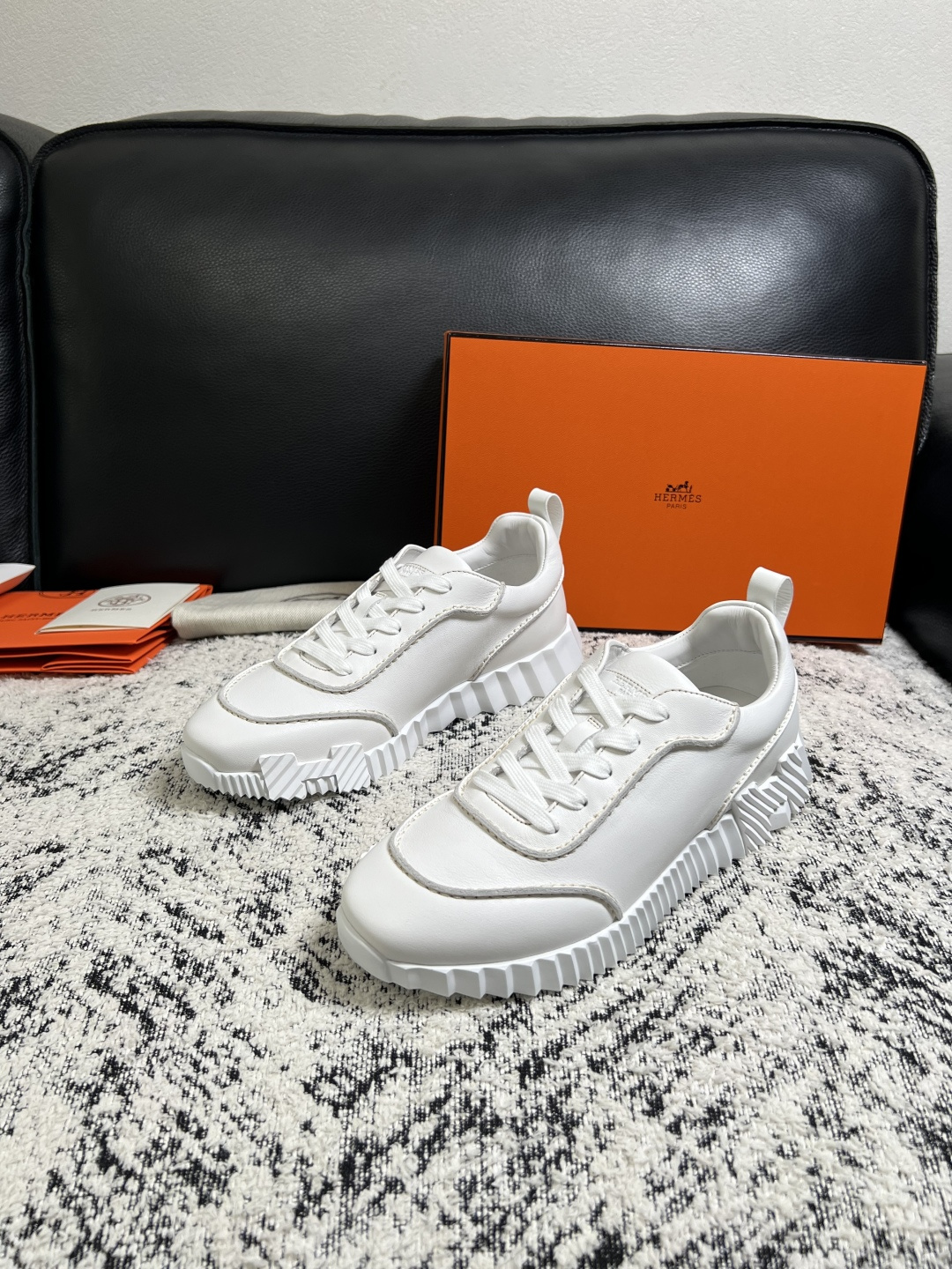 Hermes  高品质  顶级工艺品  爱马仕 专柜同步发售原厂配置，意大利进口原版牛皮面料，高品质拼接工艺，全进口水染