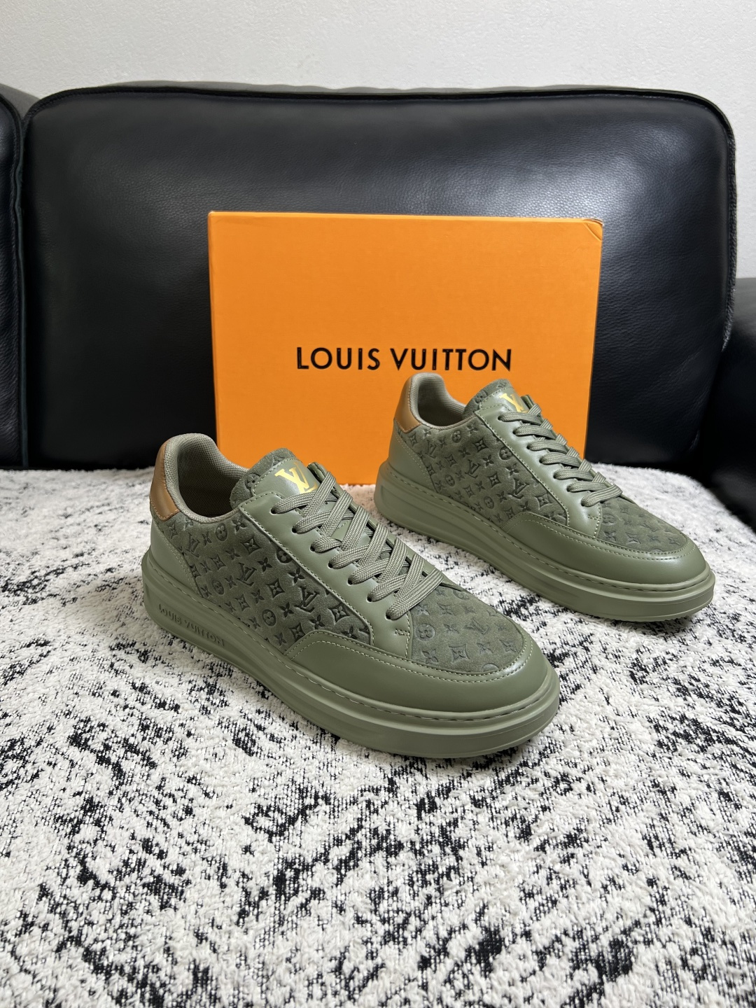 Lv 高品质 顶级工艺品 路易威登,运动板鞋专柜同步,鞋面意大利进口,高品质拼接缤纷色彩复杂工艺品,进口牛皮里垫柔 Lv 高品质 顶级工艺品 路易威登,运动板鞋专柜同步,鞋面意大利进口,高品质拼接缤纷色彩复杂工艺品,进口牛皮里垫柔