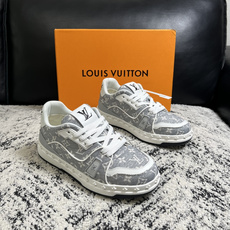 Lv 高品质 顶级工艺品 路易威登,专柜同步原厂配置,鞋面意大利进口,高品质拼接缤纷色彩复杂工艺品,进口牛皮里垫柔 Lv 高品质 顶级工艺品 路易威登,专柜同步原厂配置,鞋面意大利进口,高品质拼接缤纷色彩复杂工艺品,进口牛皮里垫柔