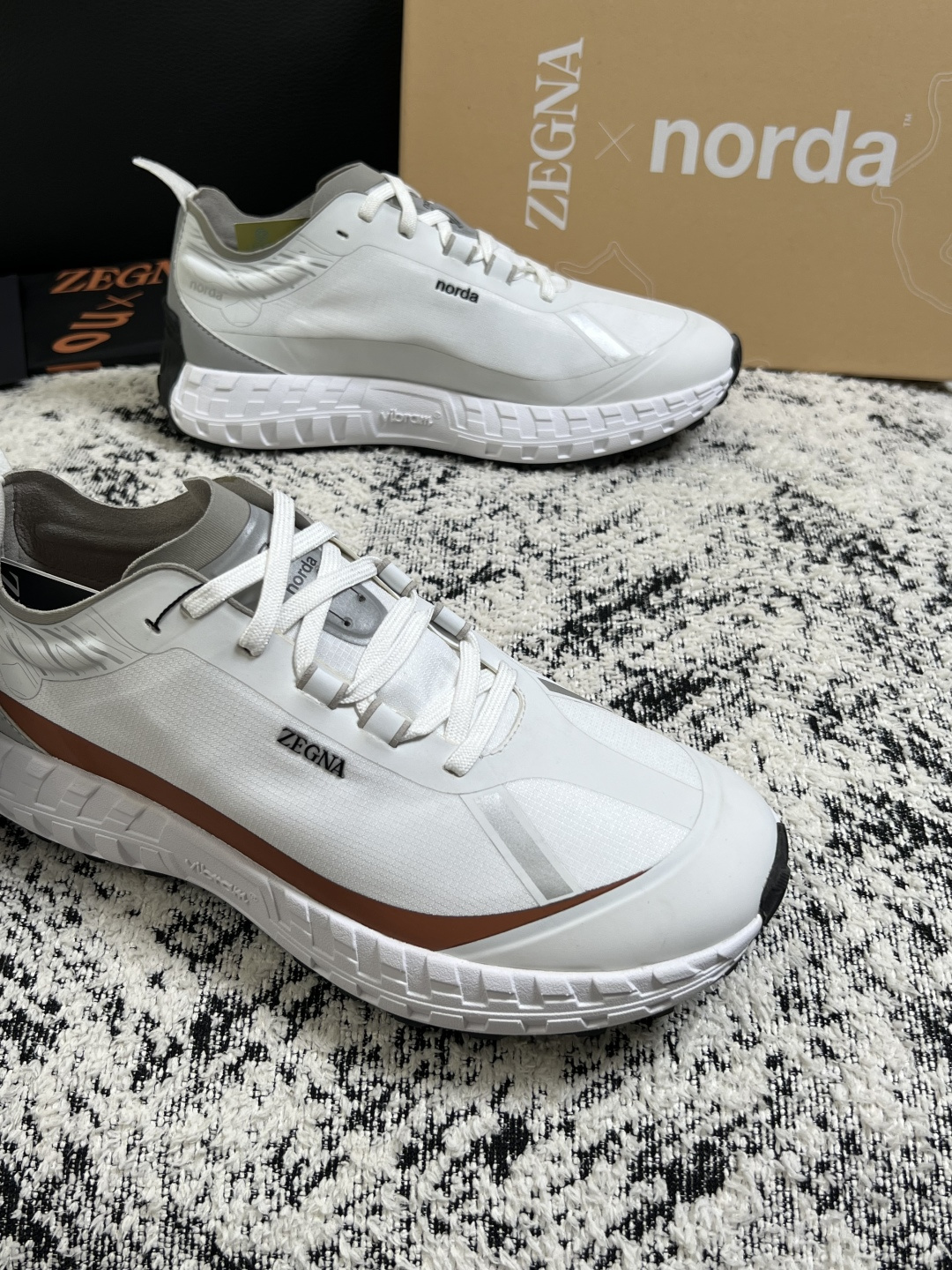 Zegna  高品质  顶级工艺品  杰尼亚  专柜新款原厂配置，意大利进口牛皮面料，进口牛里垫，透气舒适，鞋底：原厂特