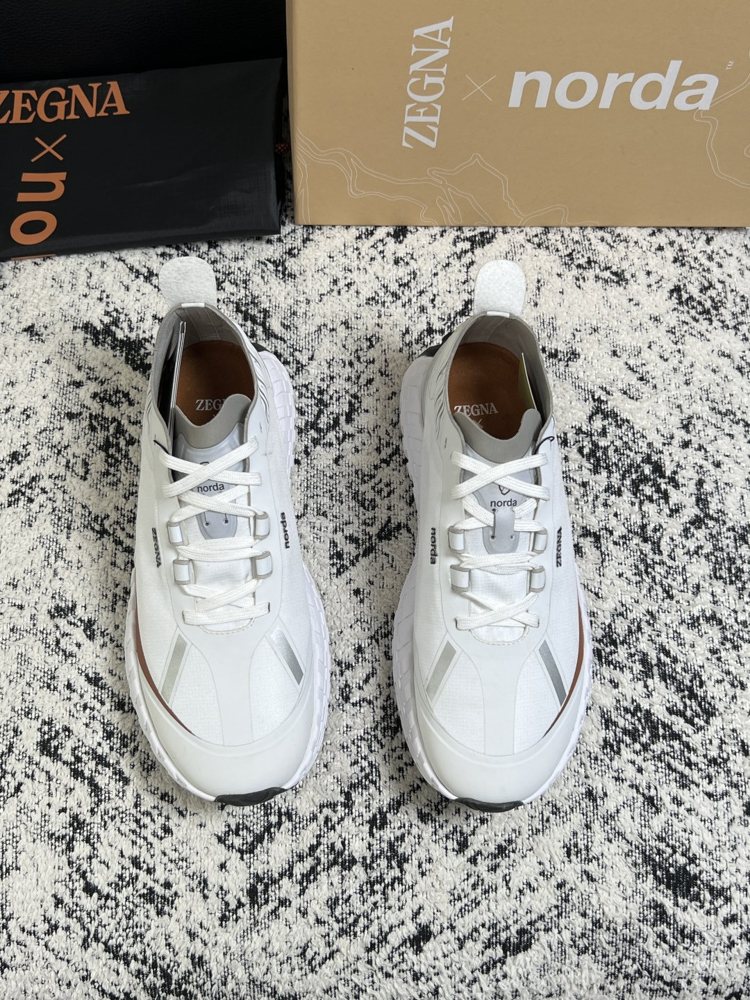 Zegna  高品质  顶级工艺品  杰尼亚  专柜新款原厂配置，意大利进口牛皮面料，进口牛里垫，透气舒适，鞋底：原厂特