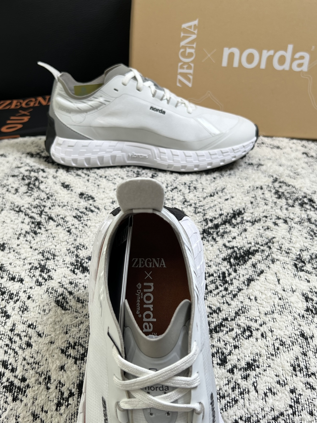 Zegna  高品质  顶级工艺品  杰尼亚  专柜新款原厂配置，意大利进口牛皮面料，进口牛里垫，透气舒适，鞋底：原厂特